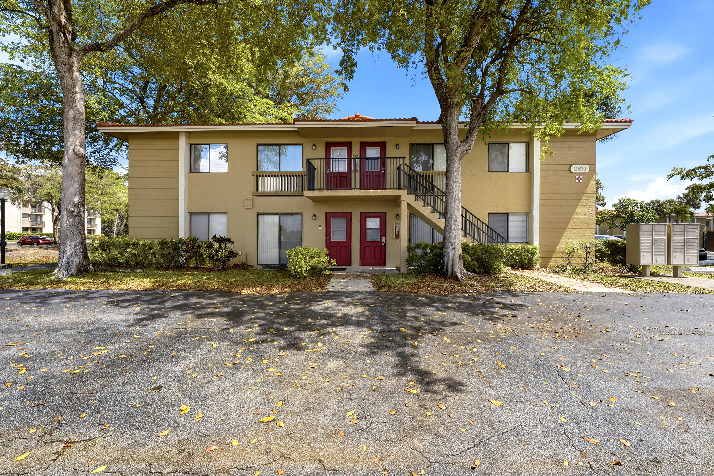 2671 Riverside Drive 1