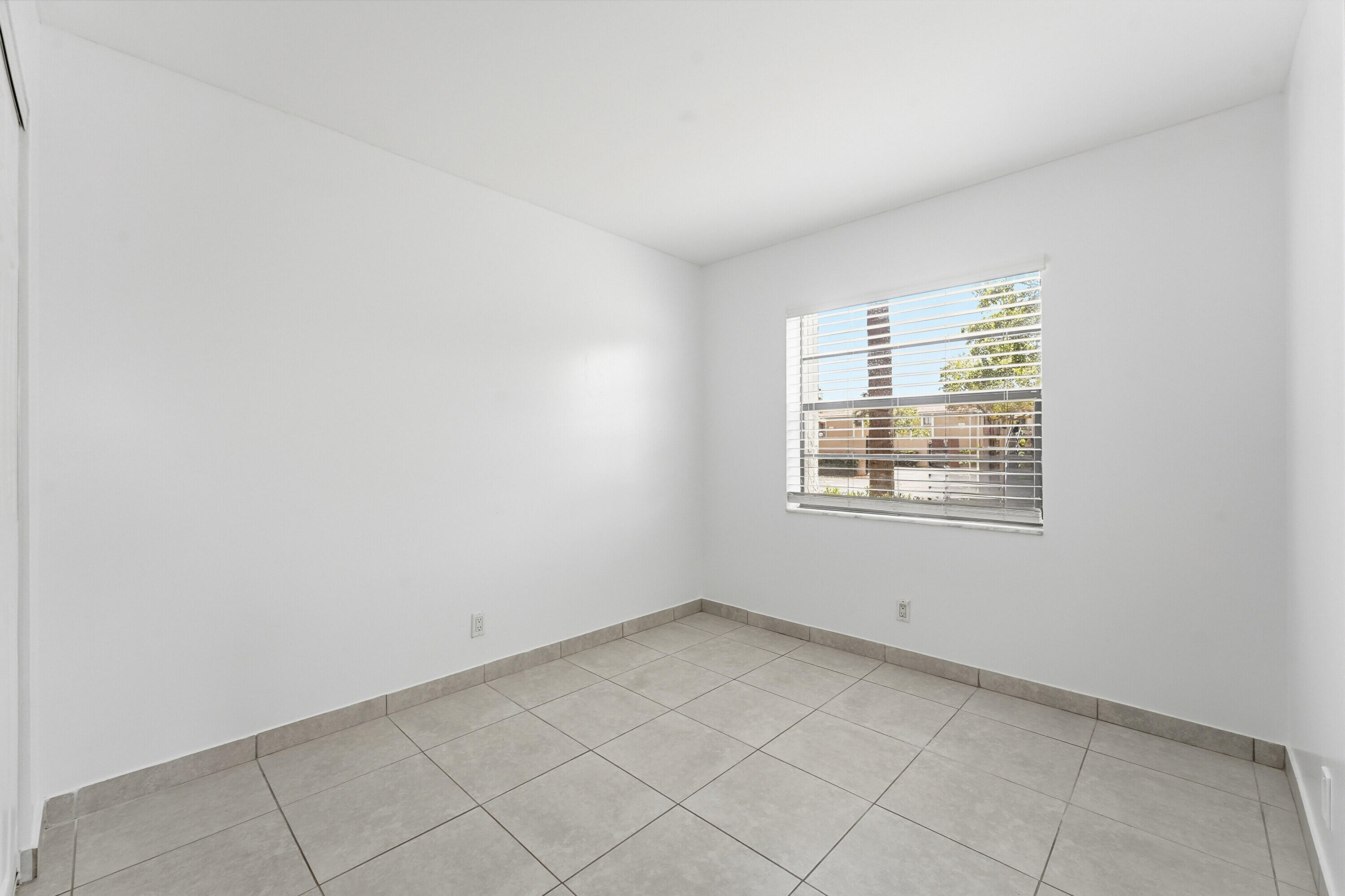 2671 Riverside Drive 1