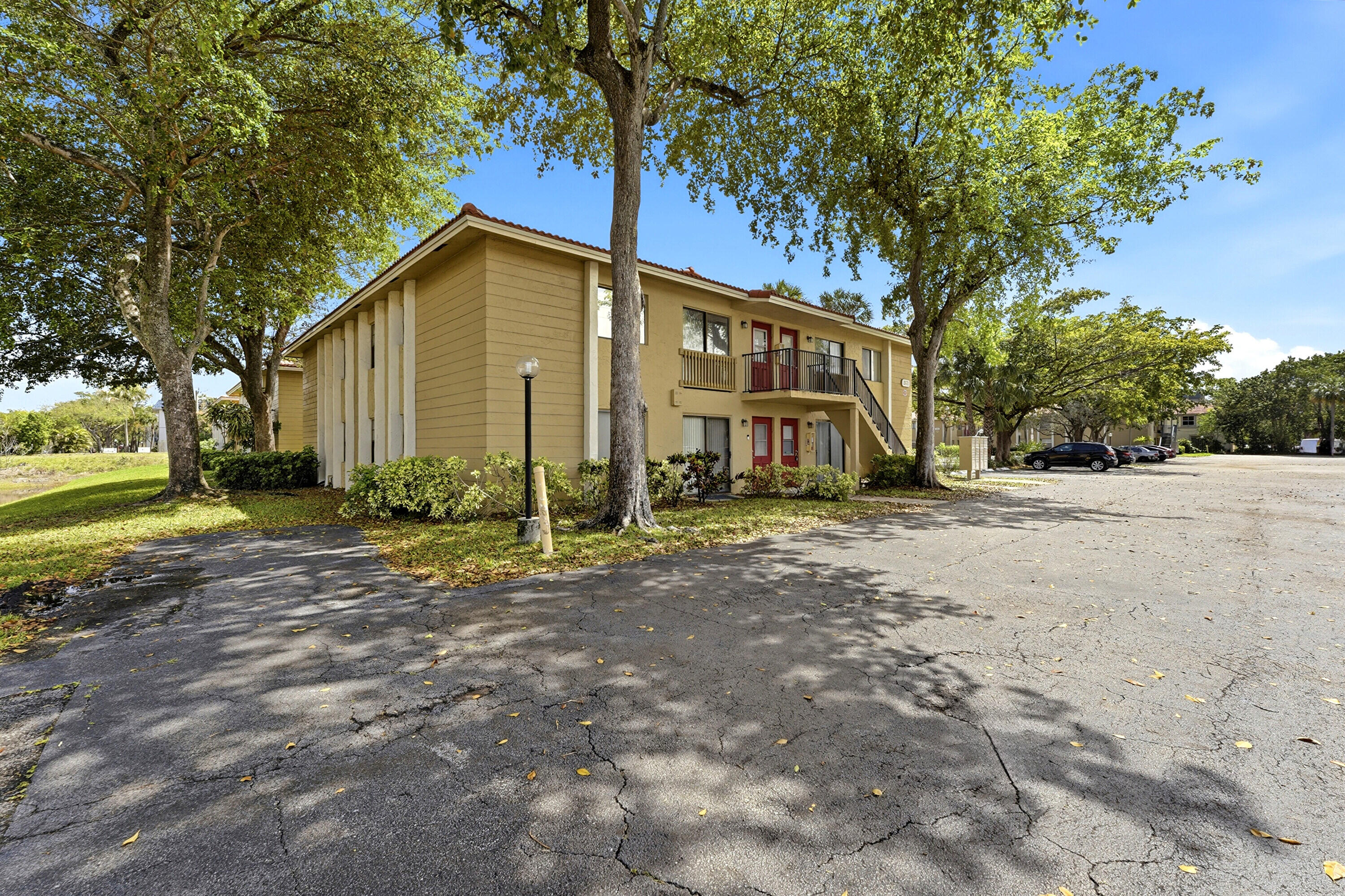 2671 Riverside Drive 1