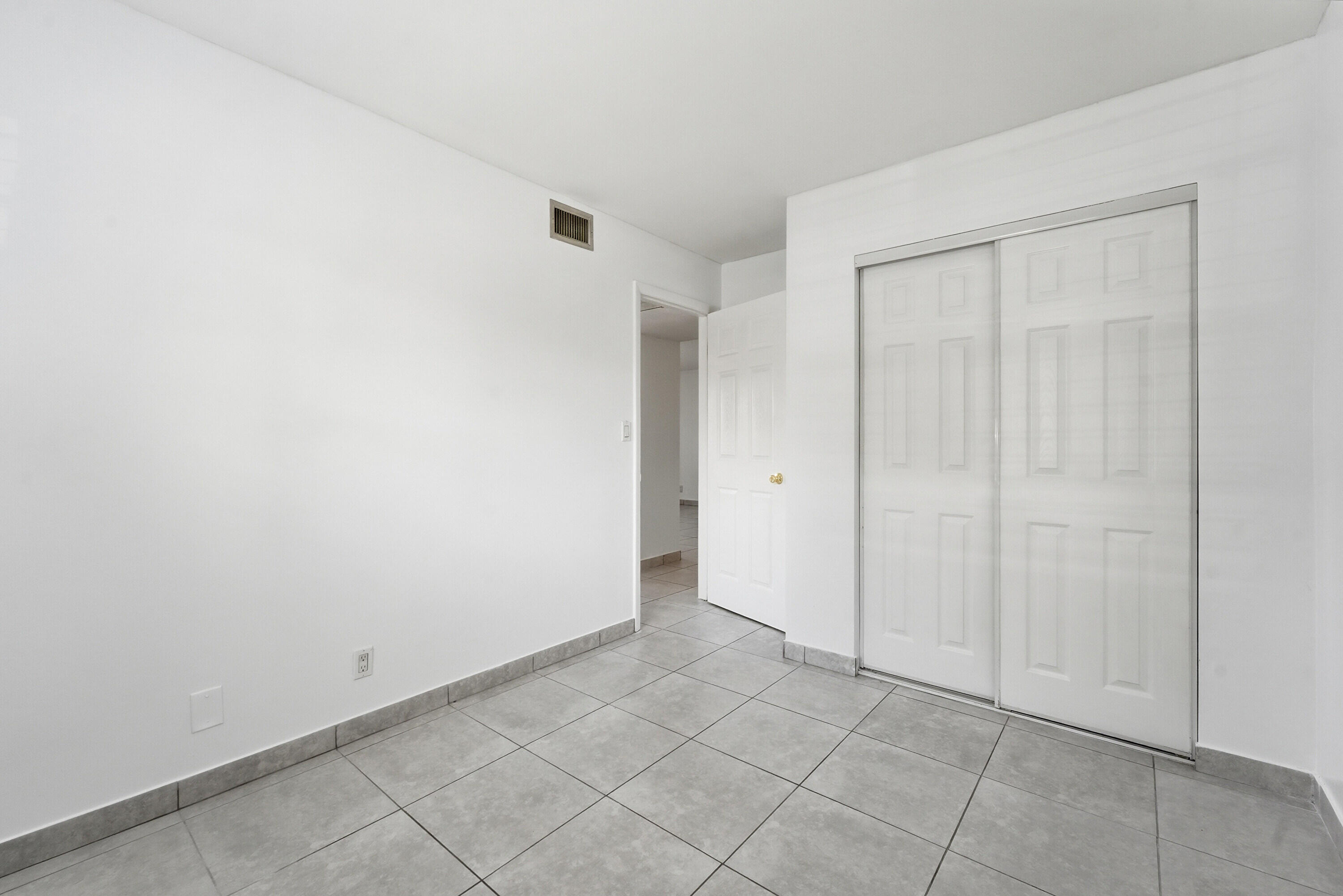 2671 Riverside Drive 1