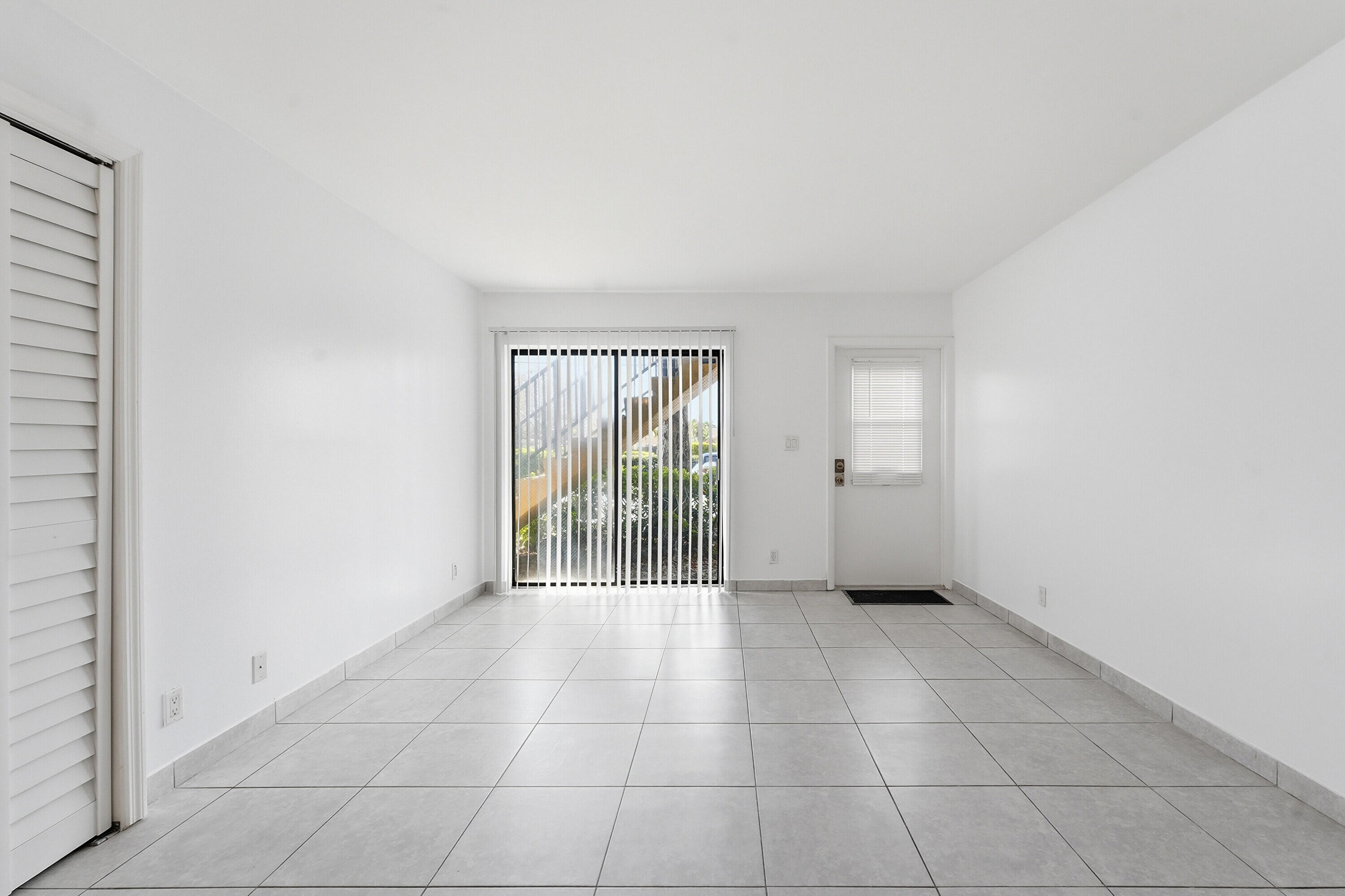 2671 Riverside Drive 1