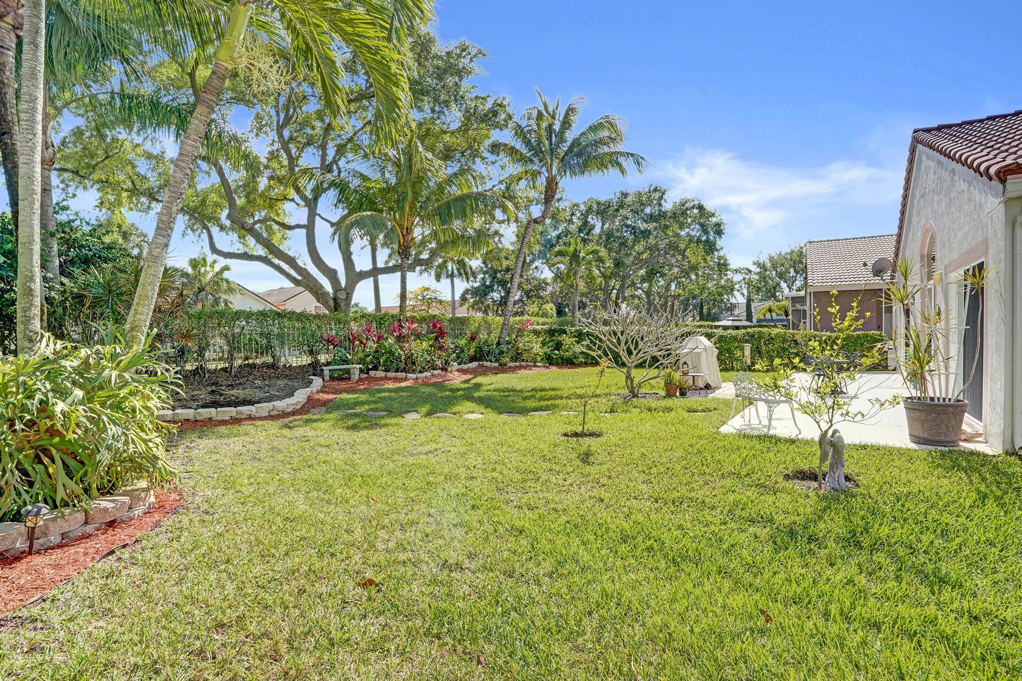 6842 Dogwood Lane