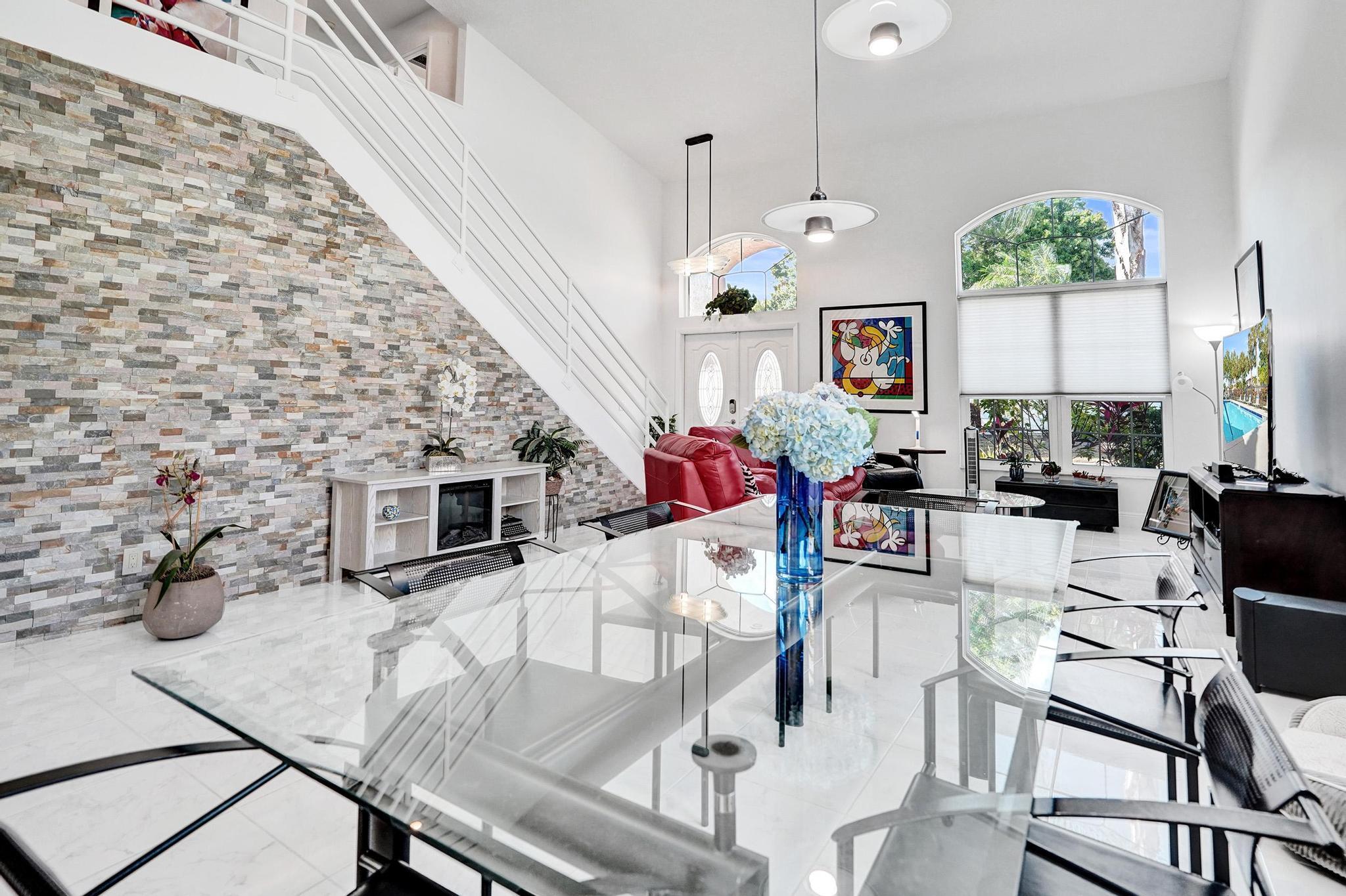 6842 Dogwood Lane