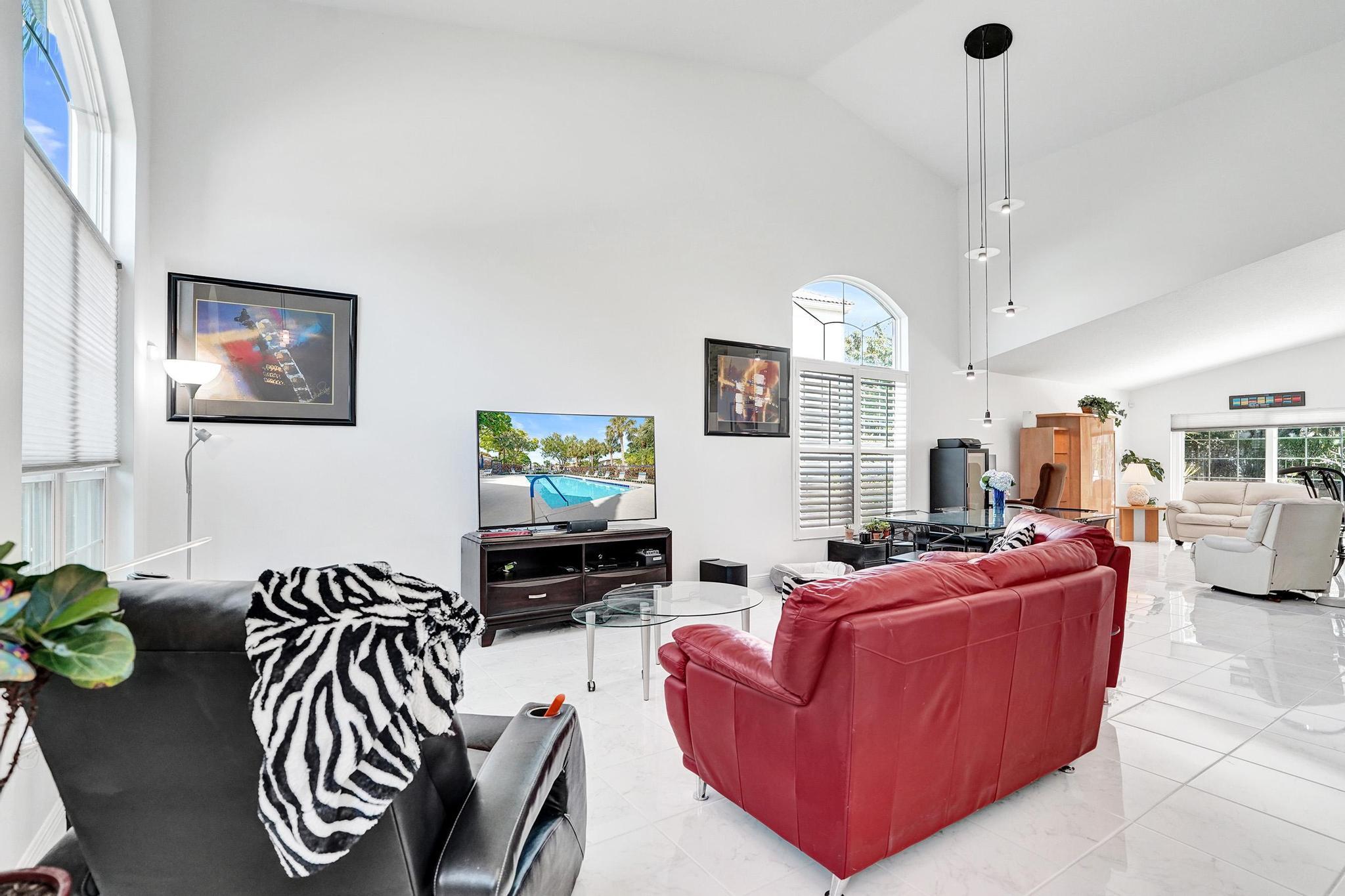 6842 Dogwood Lane