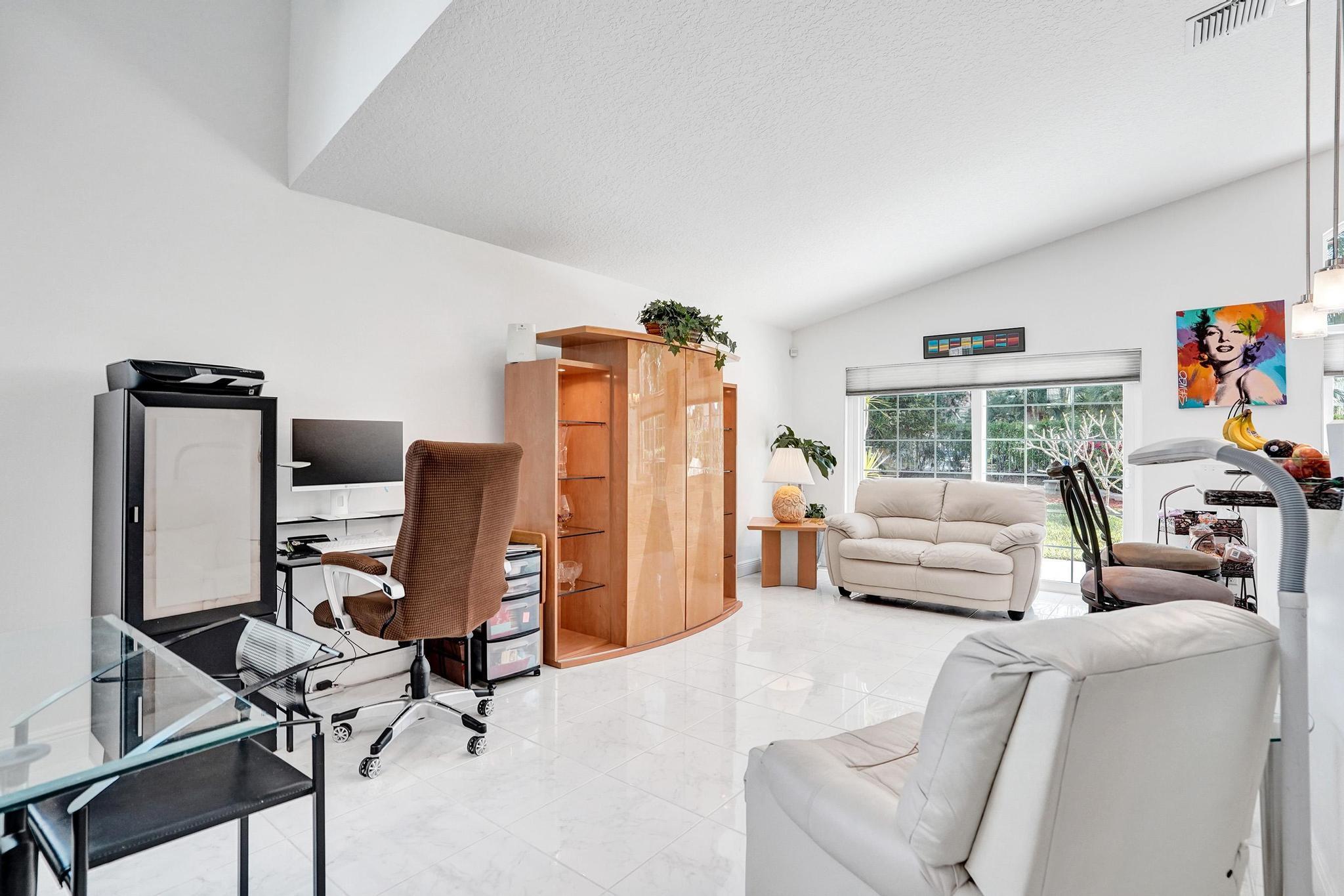 6842 Dogwood Lane