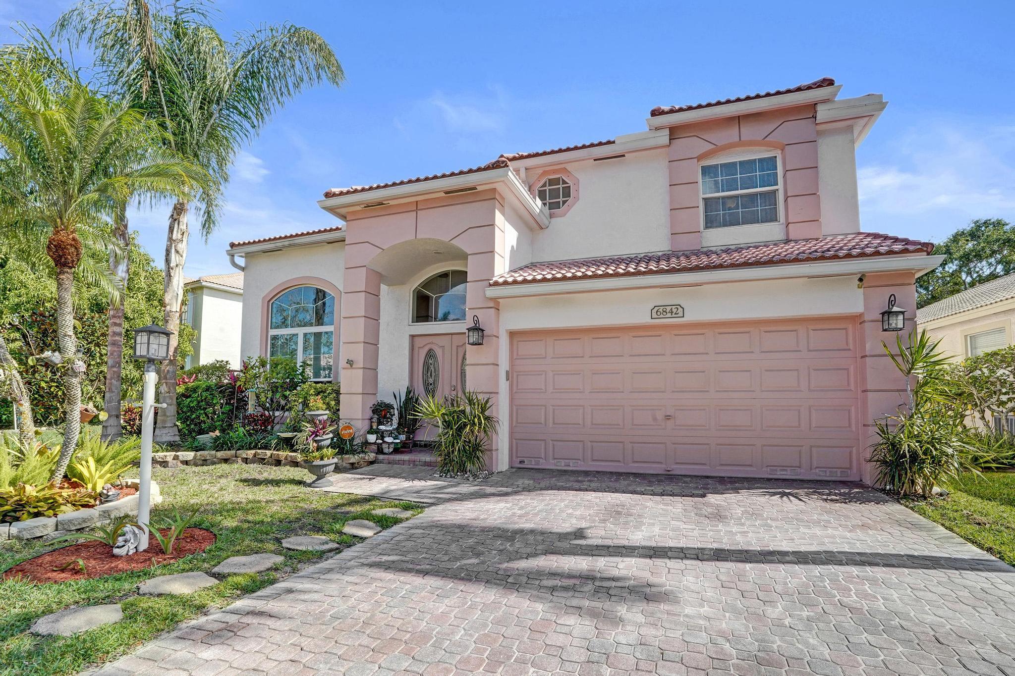 6842 Dogwood Lane