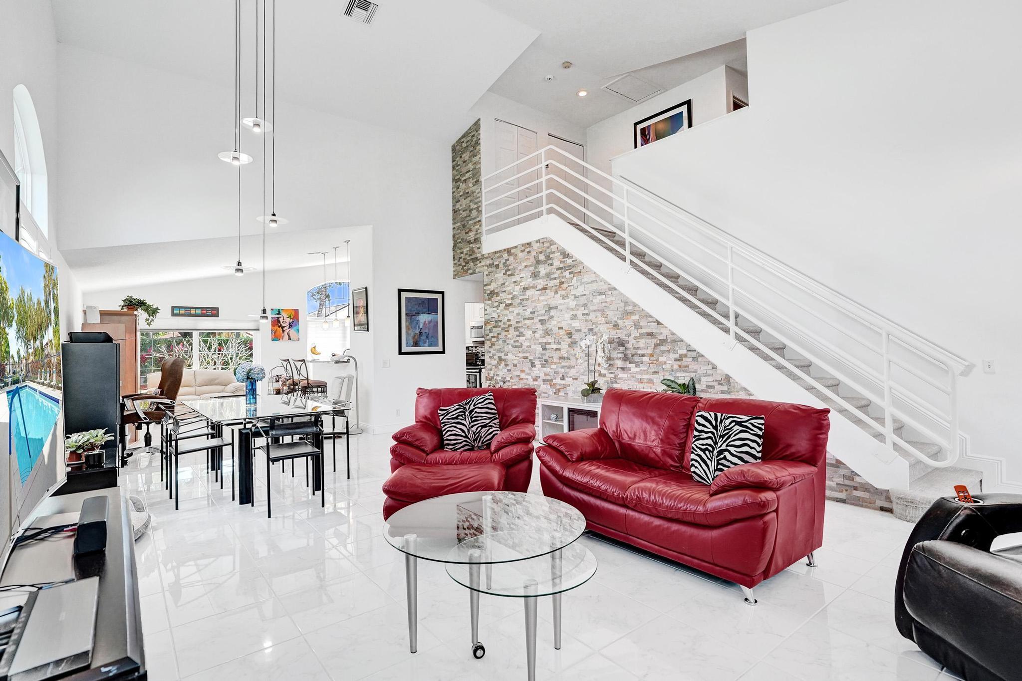 6842 Dogwood Lane