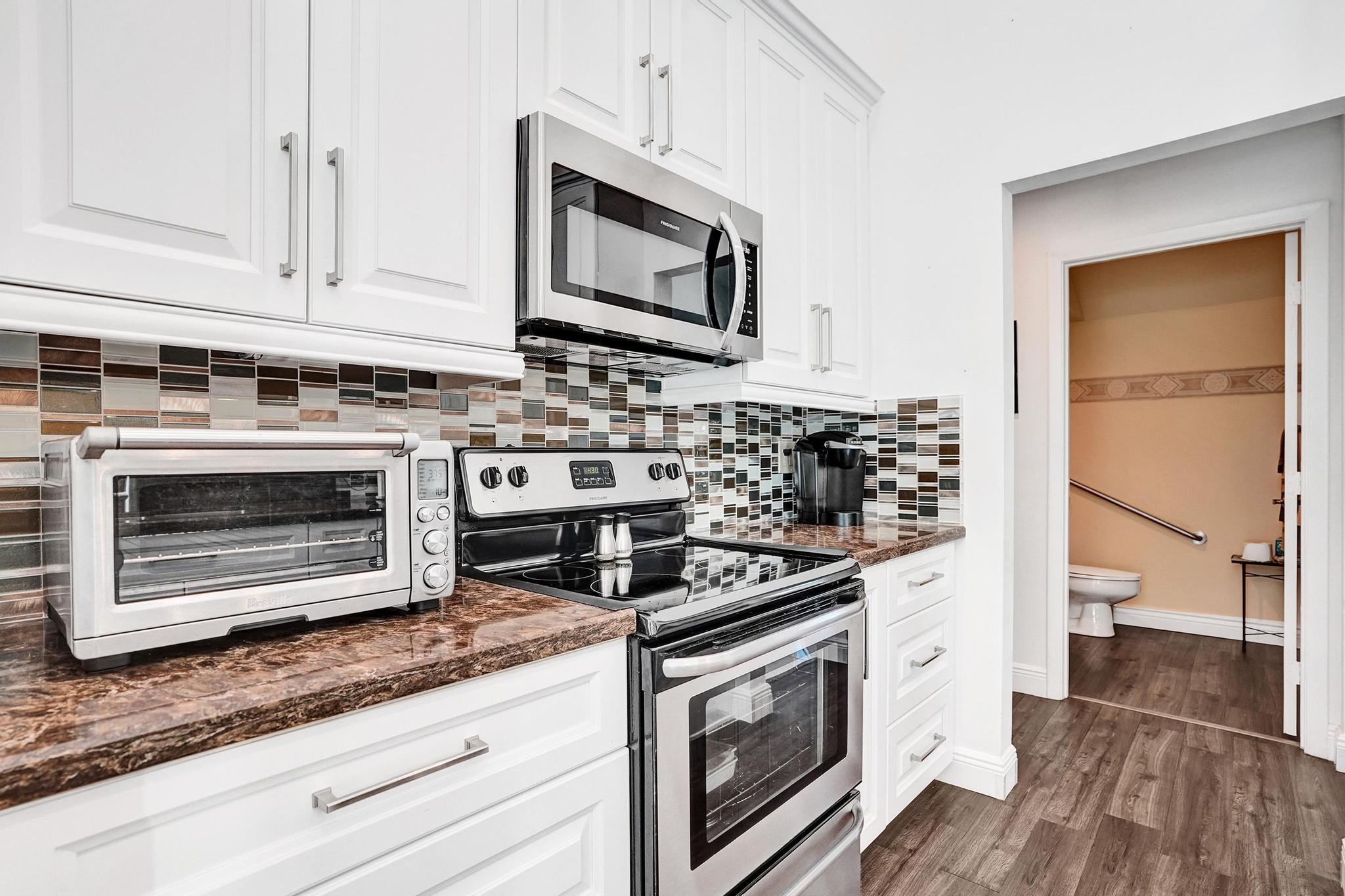 6842 Dogwood Lane