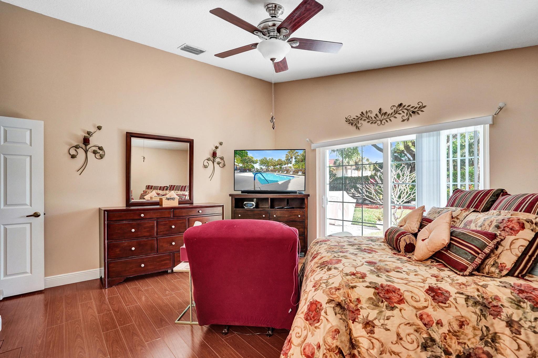 6842 Dogwood Lane