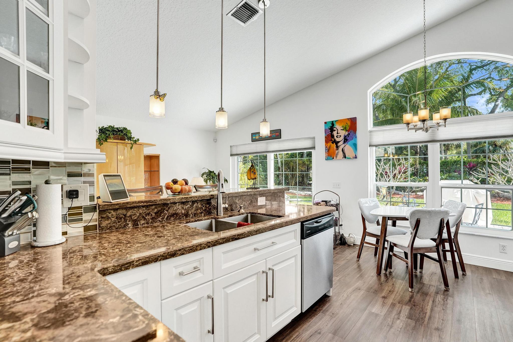 6842 Dogwood Lane