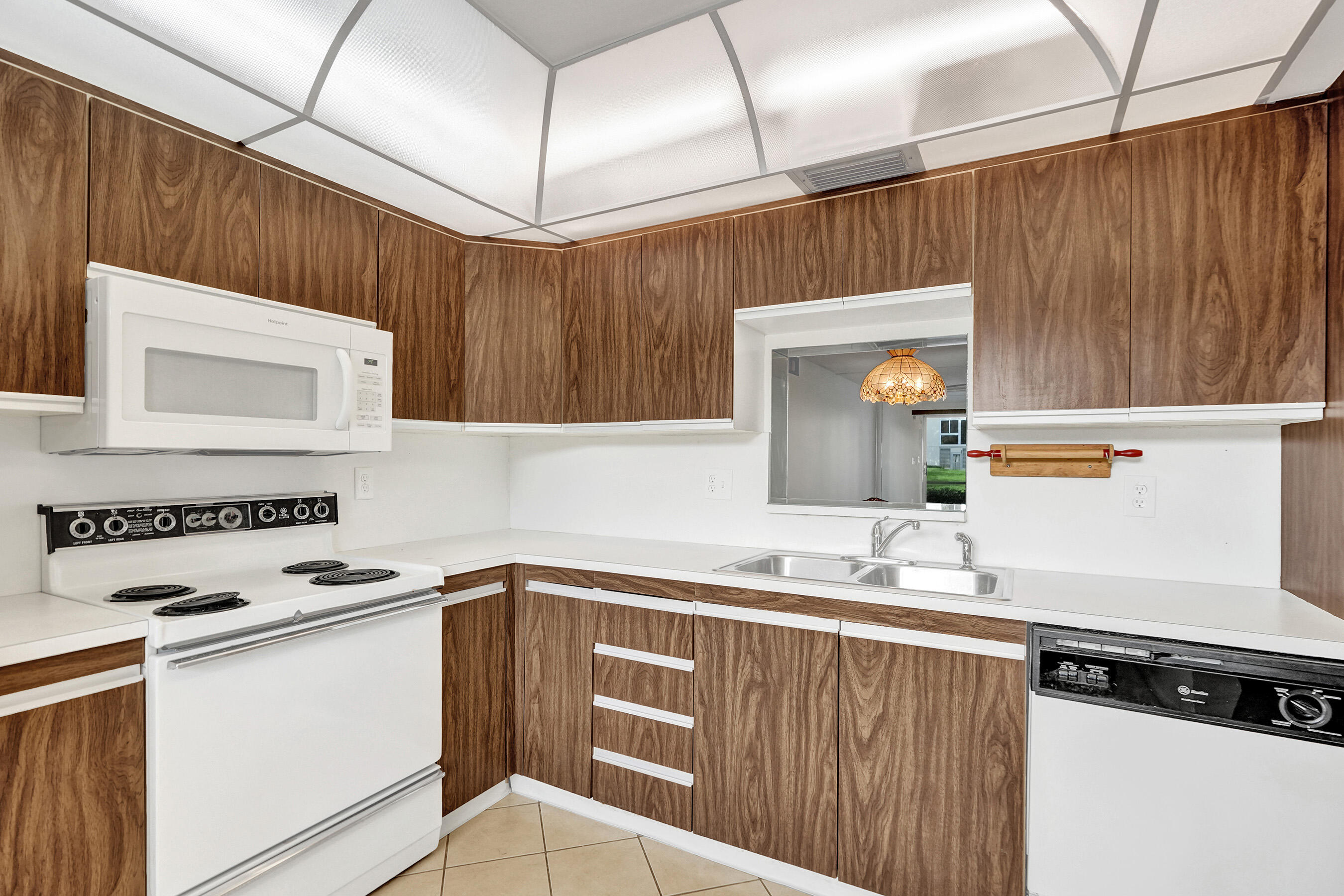 2303 Lucaya Lane E1