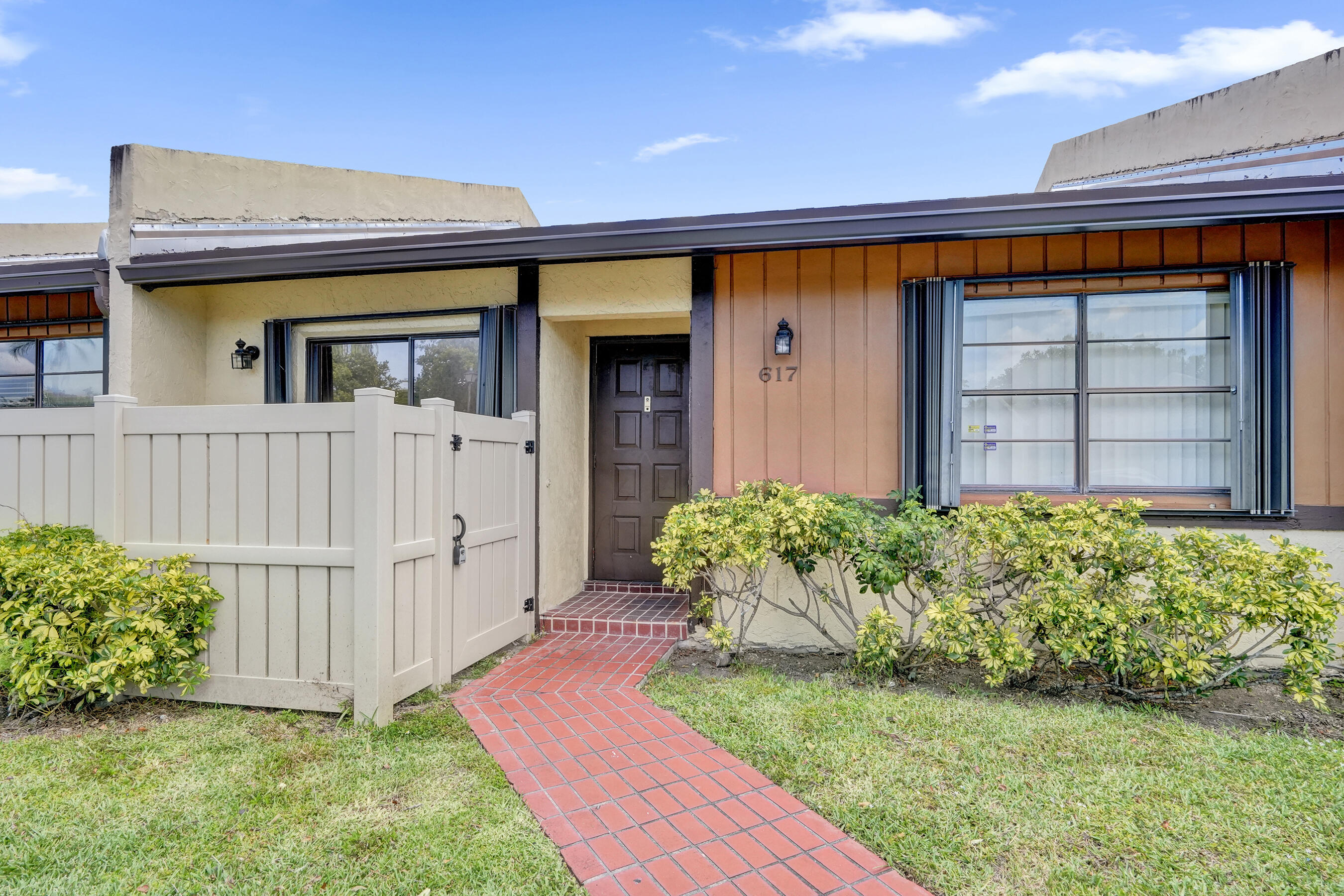 617 Banks Road 617