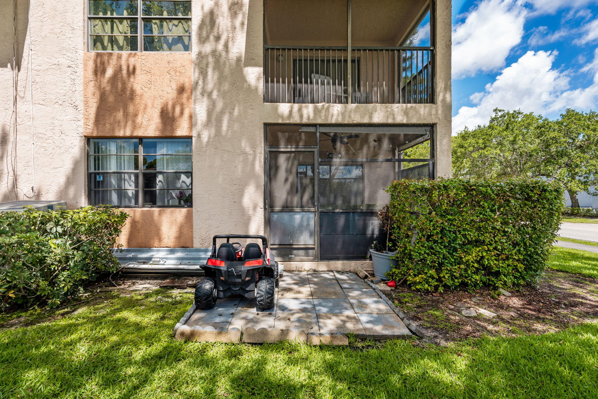 1909 NW 94th Avenue 102a