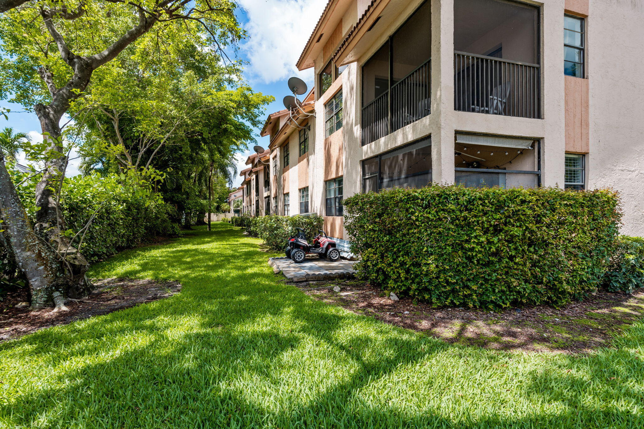 1909 NW 94th Avenue 102a