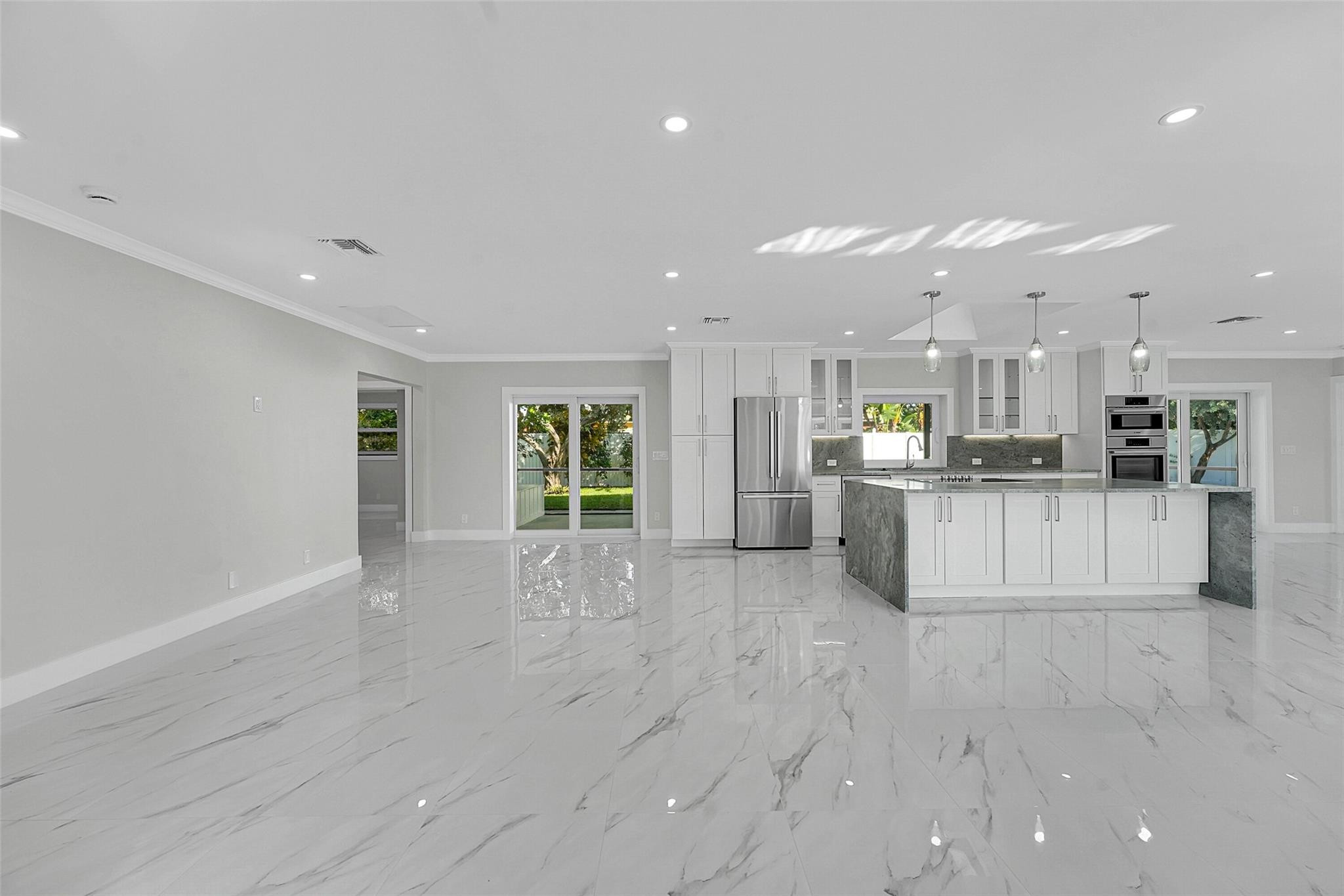 1190 Dolphin Road