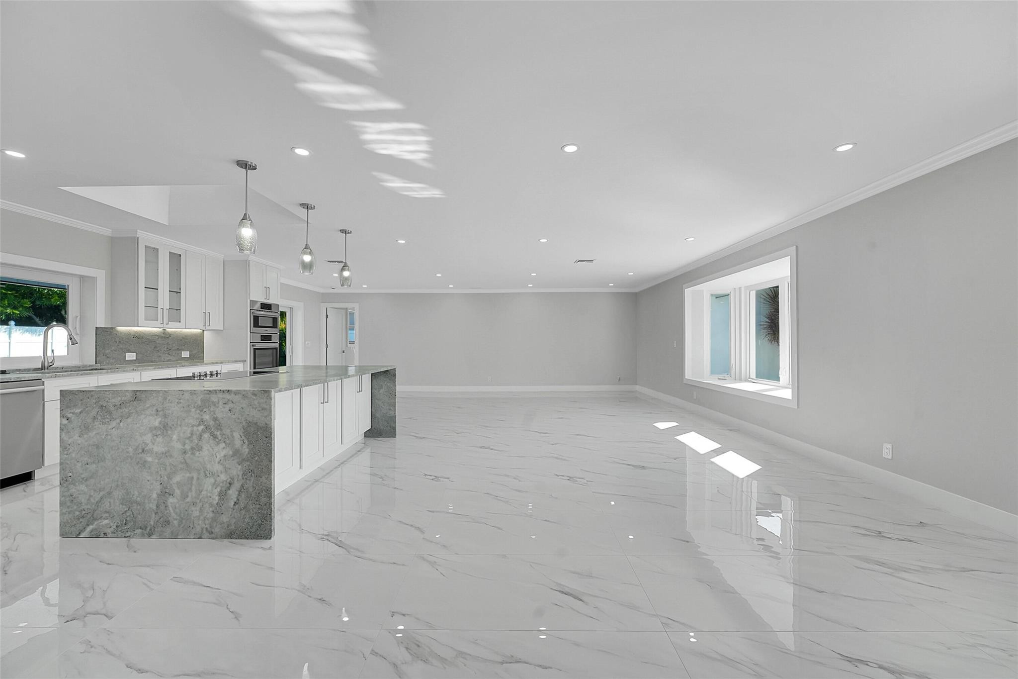1190 Dolphin Road