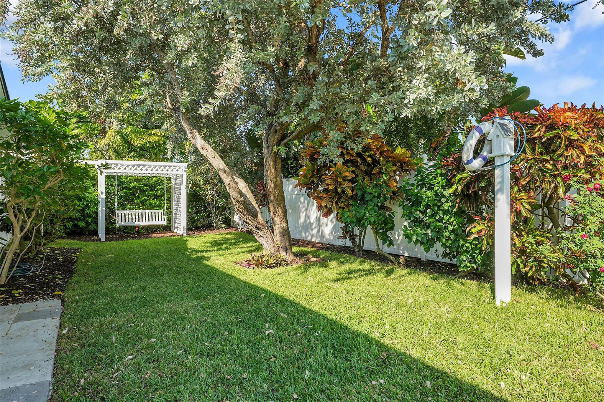 1190 Dolphin Road
