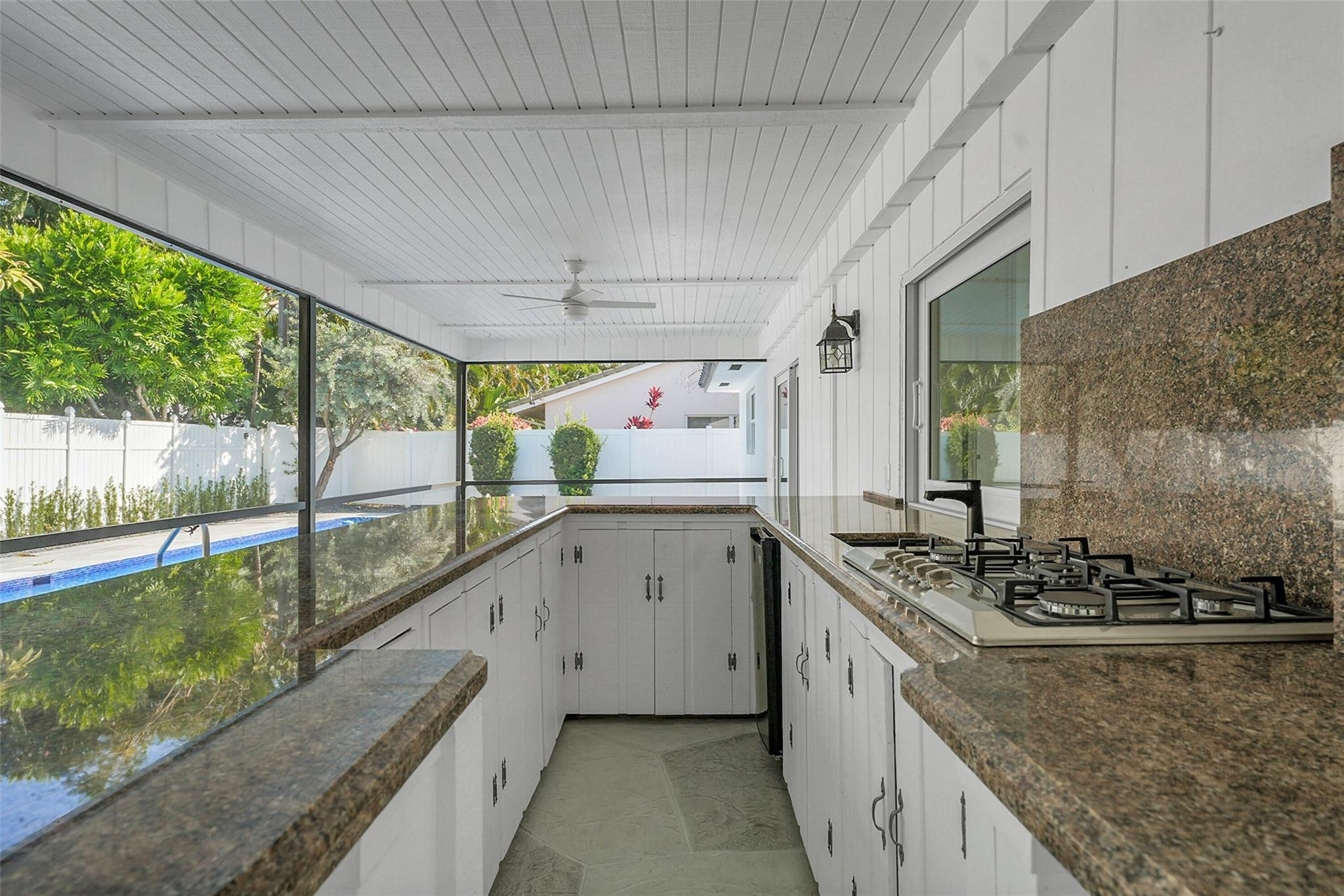 1190 Dolphin Road