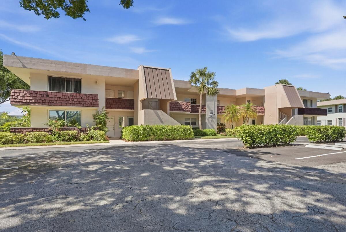 3001 S Palm Aire Drive 206