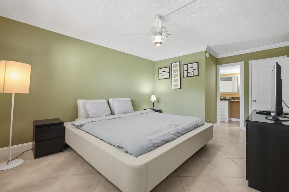 3001 S Palm Aire Drive 206
