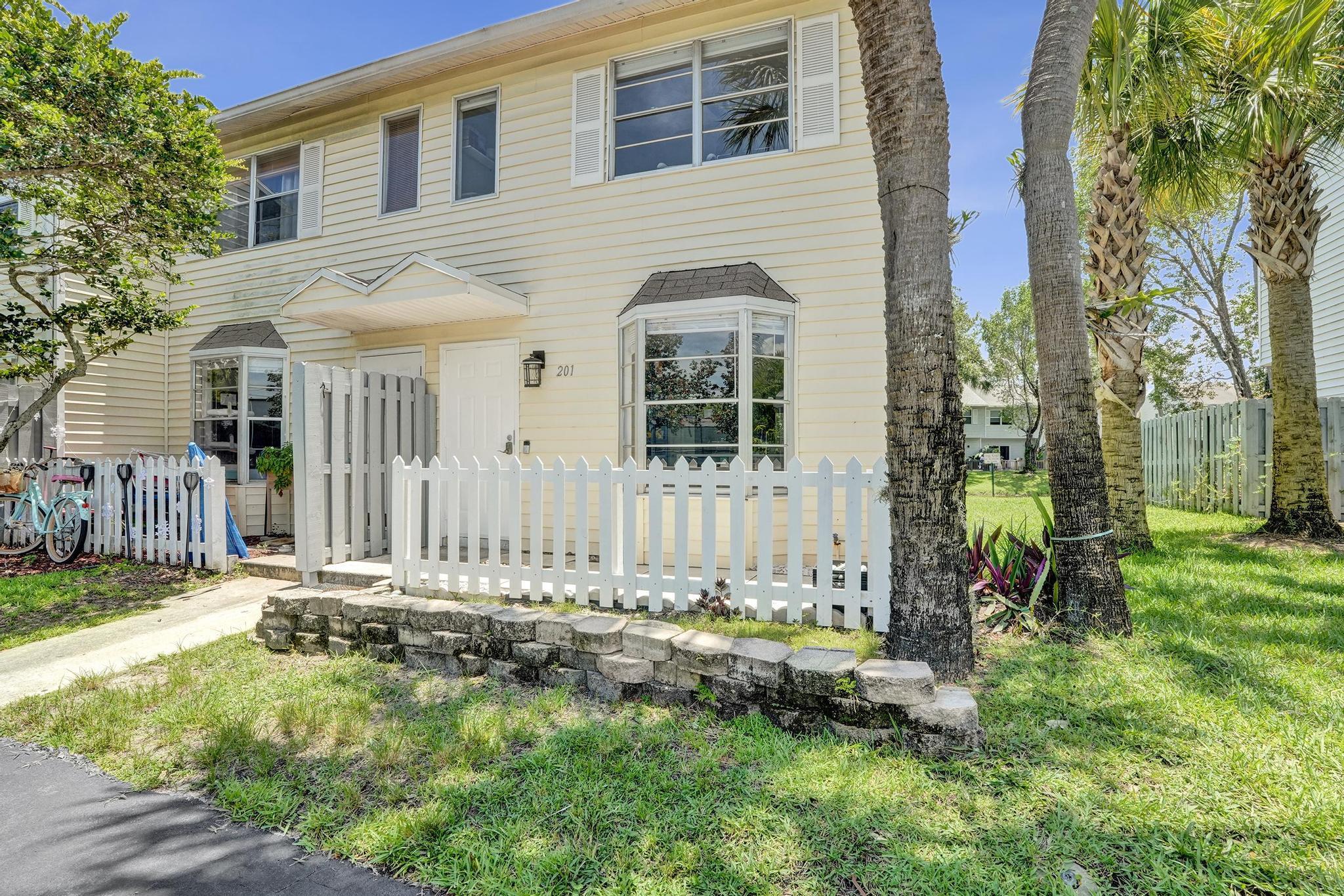 201 SW 3rd Street 201