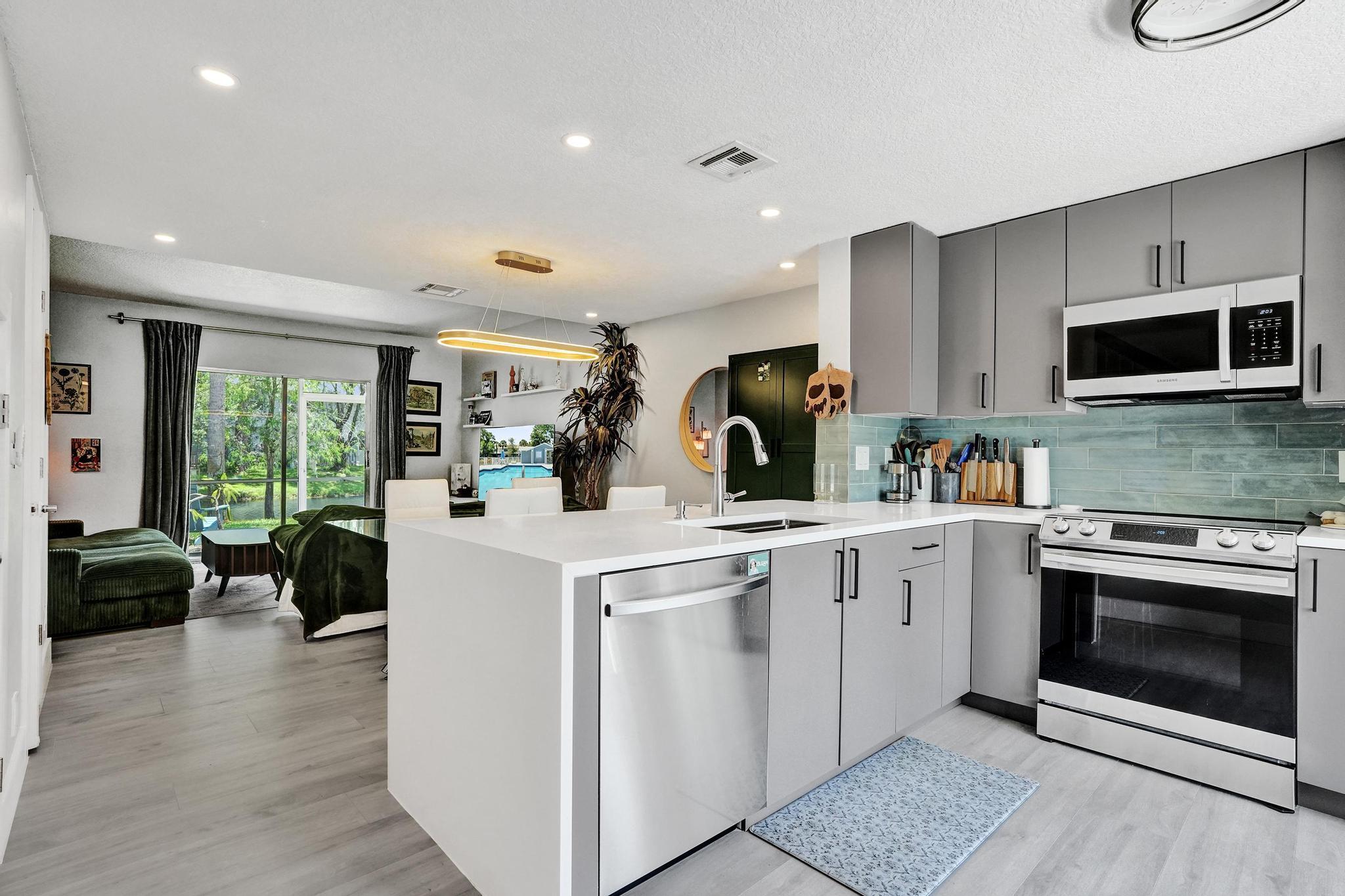201 SW 3rd Street 201