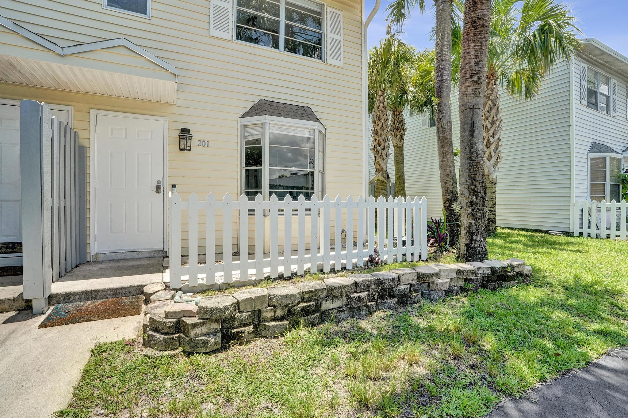 201 SW 3rd Street 201