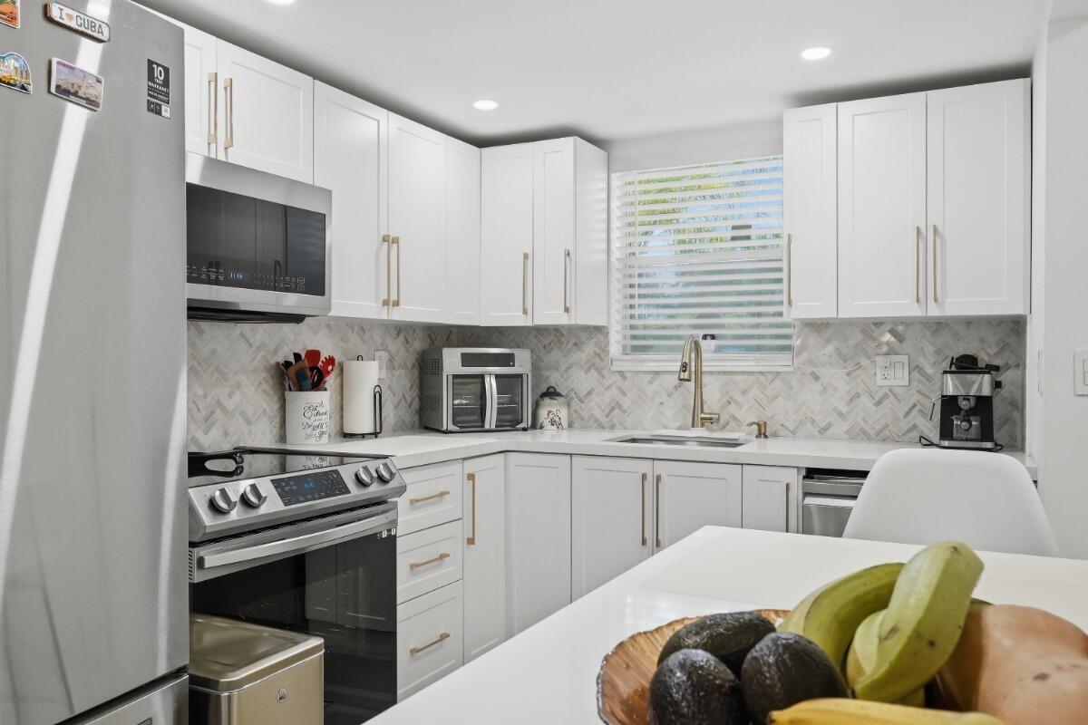 6100 NW 44TH Street 104