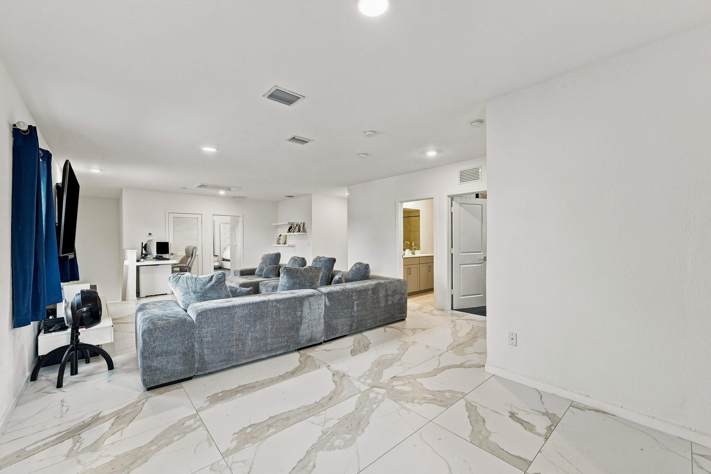 4514 Catalina Way