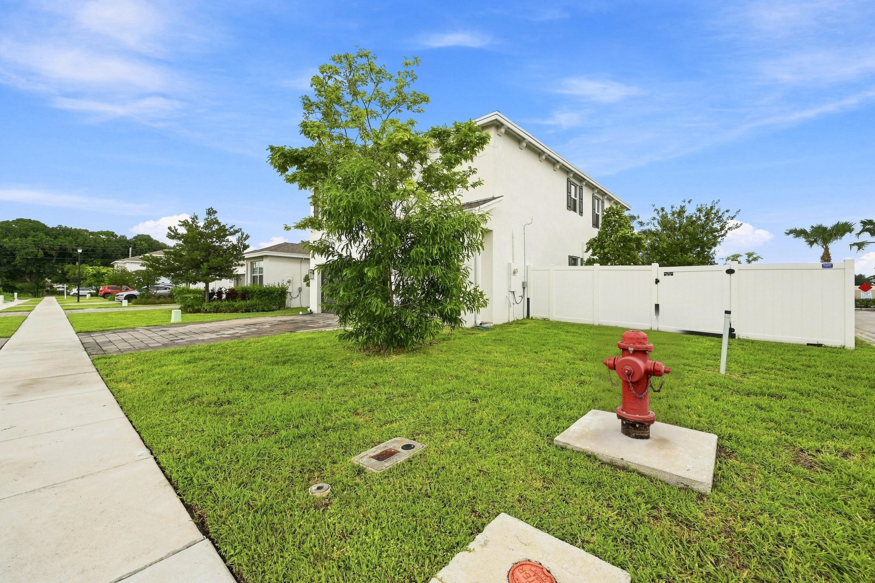 4514 Catalina Way