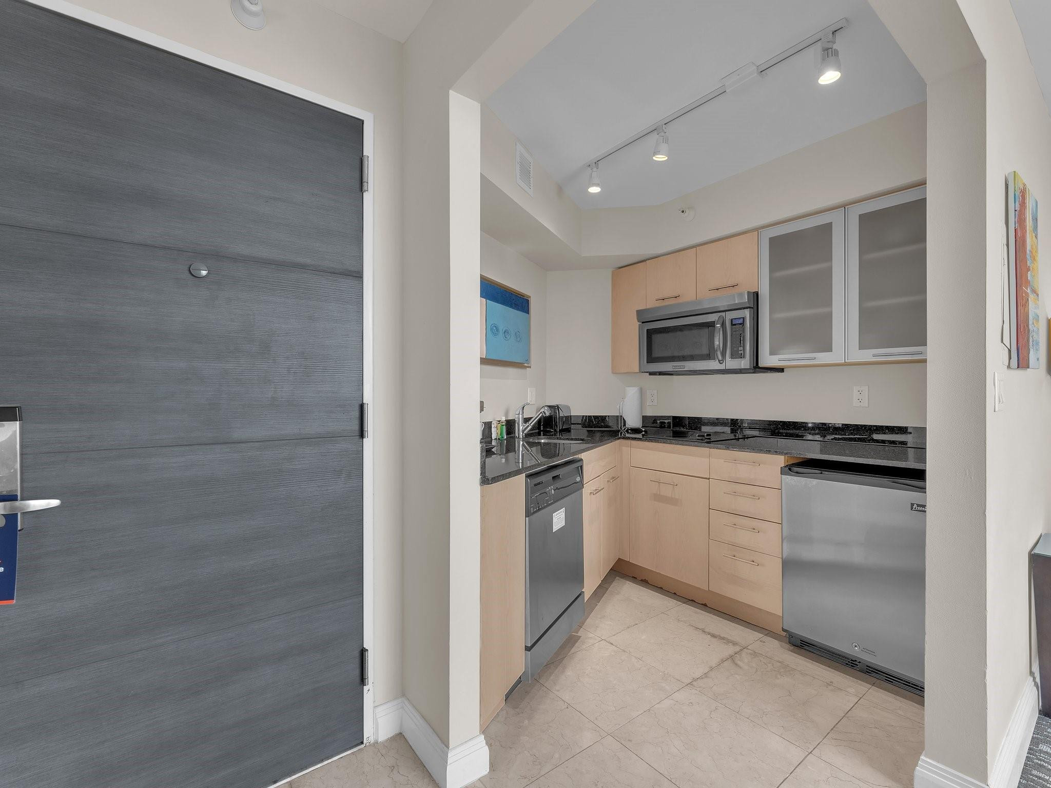 2670 E Sunrise Boulevard 911
