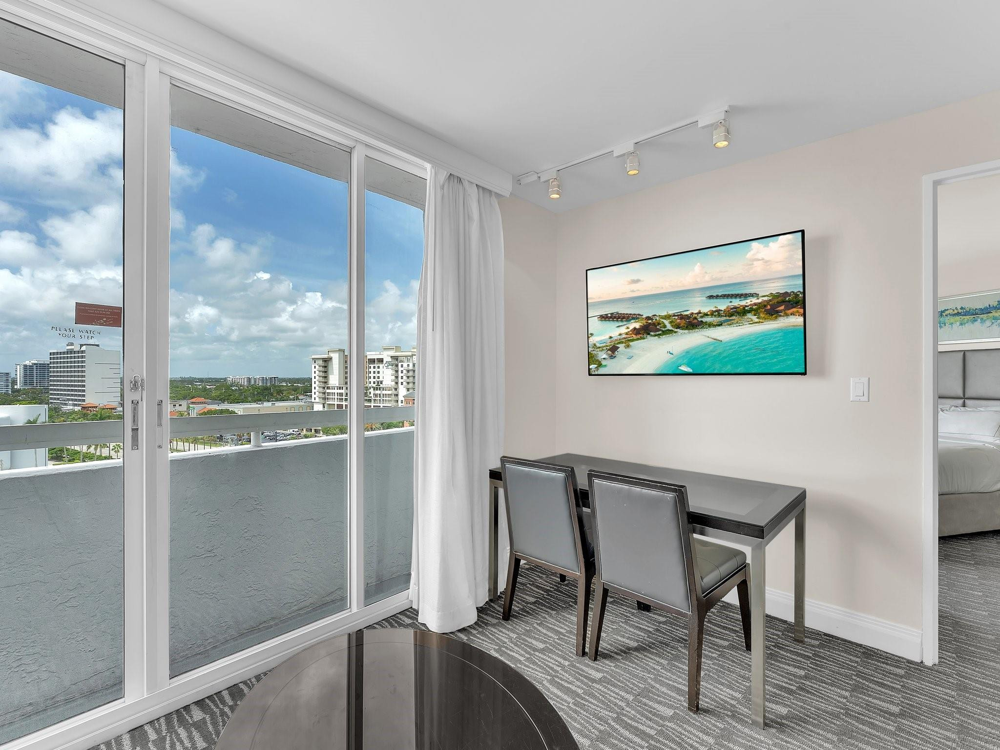 2670 E Sunrise Boulevard 911