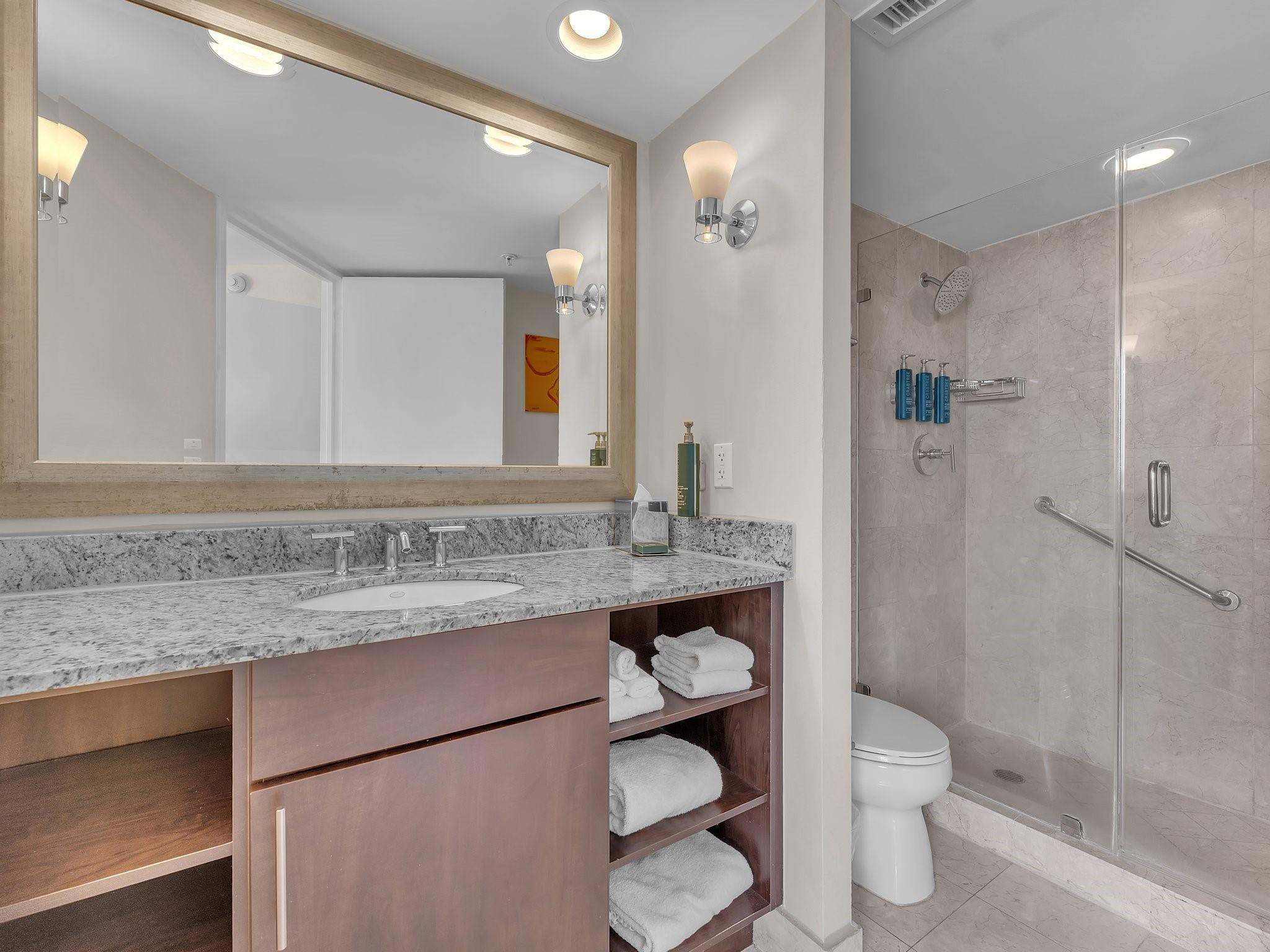 2670 E Sunrise Boulevard 911