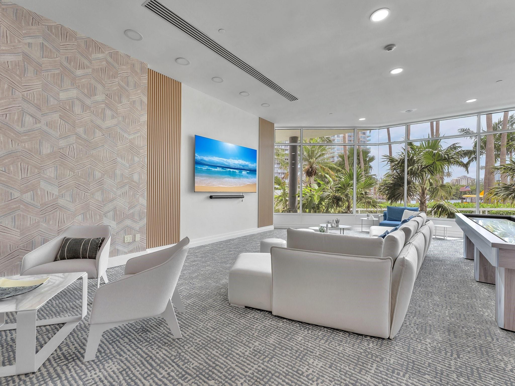 2670 E Sunrise Boulevard 911