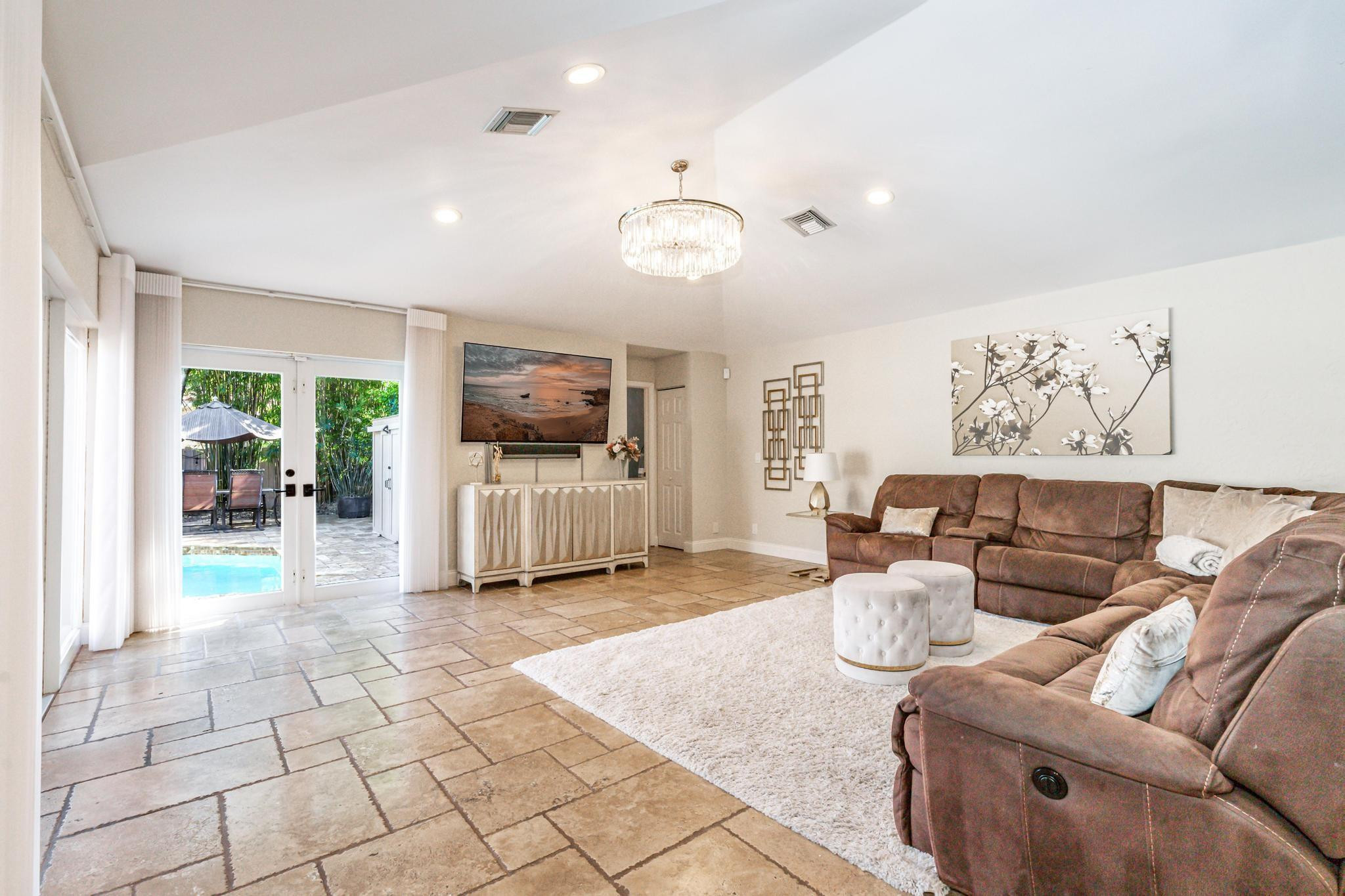 378 Coconut Circle
