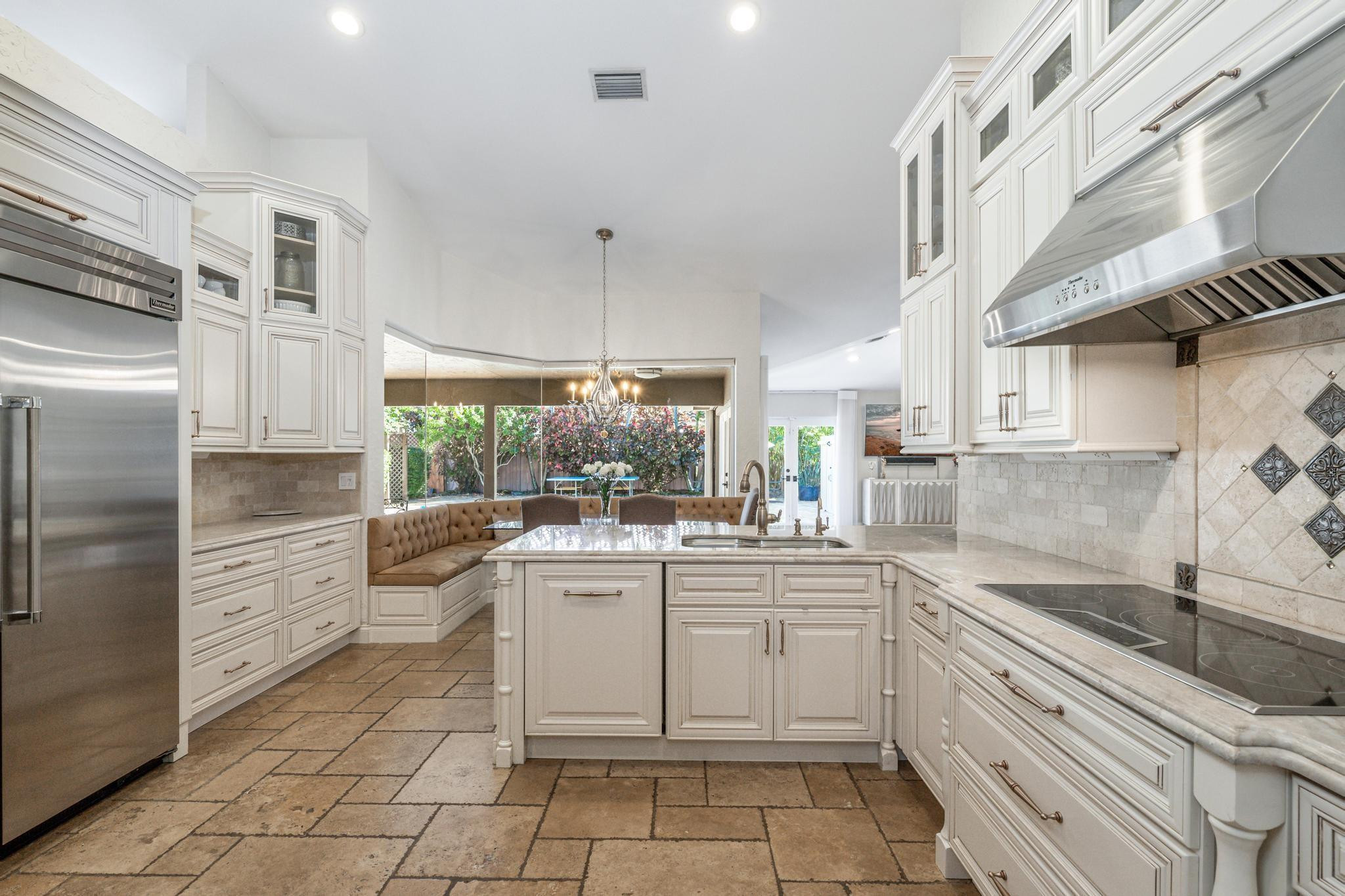 378 Coconut Circle