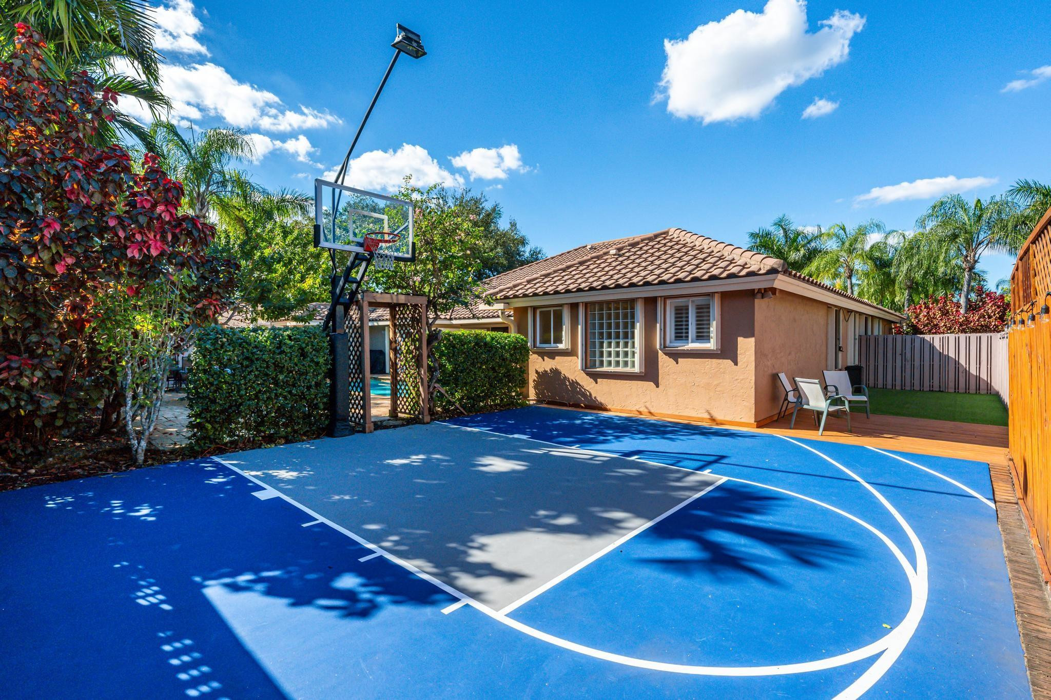 378 Coconut Circle