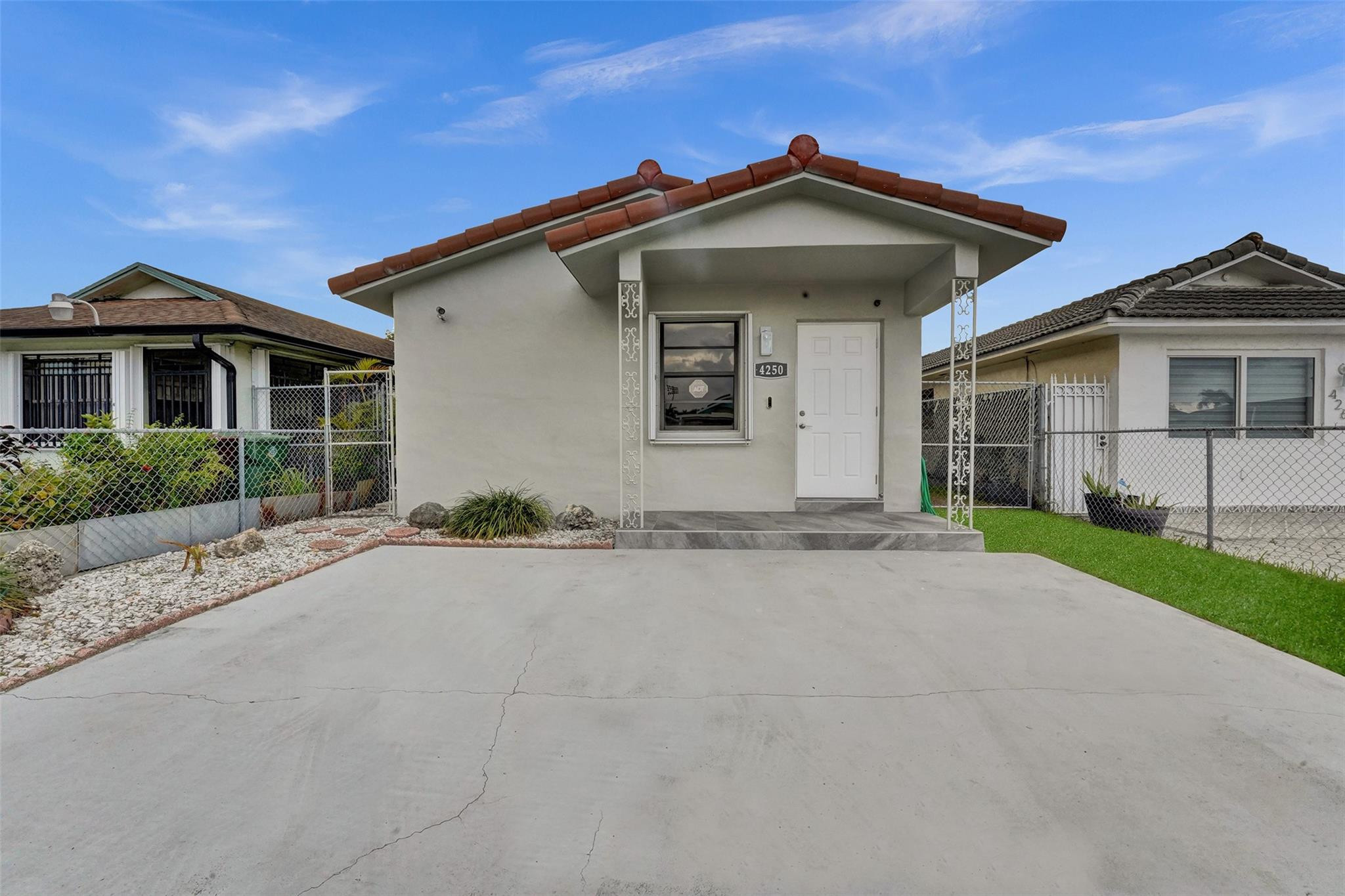 4250 W 10th Avenue