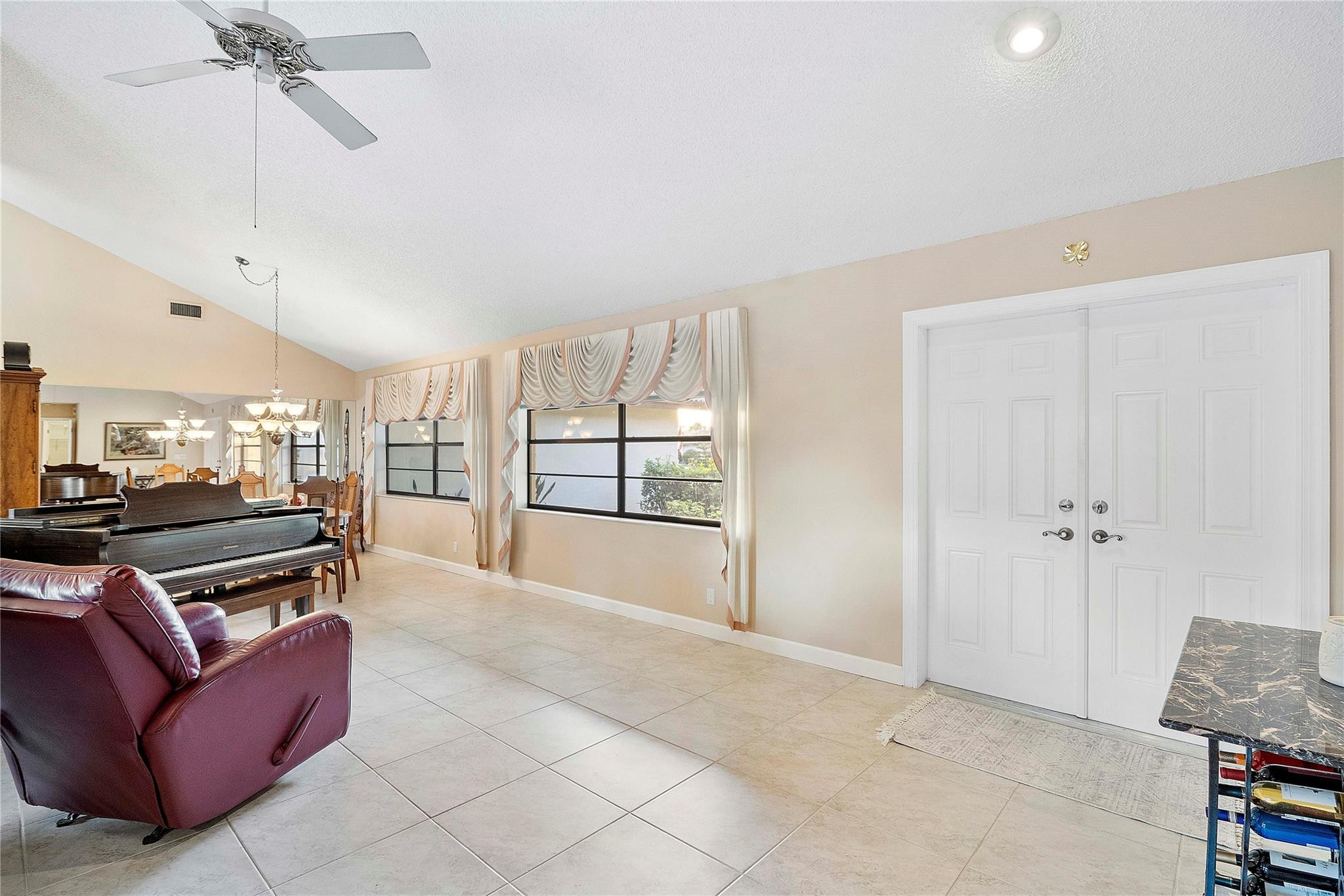 9950 NW 11th Manor