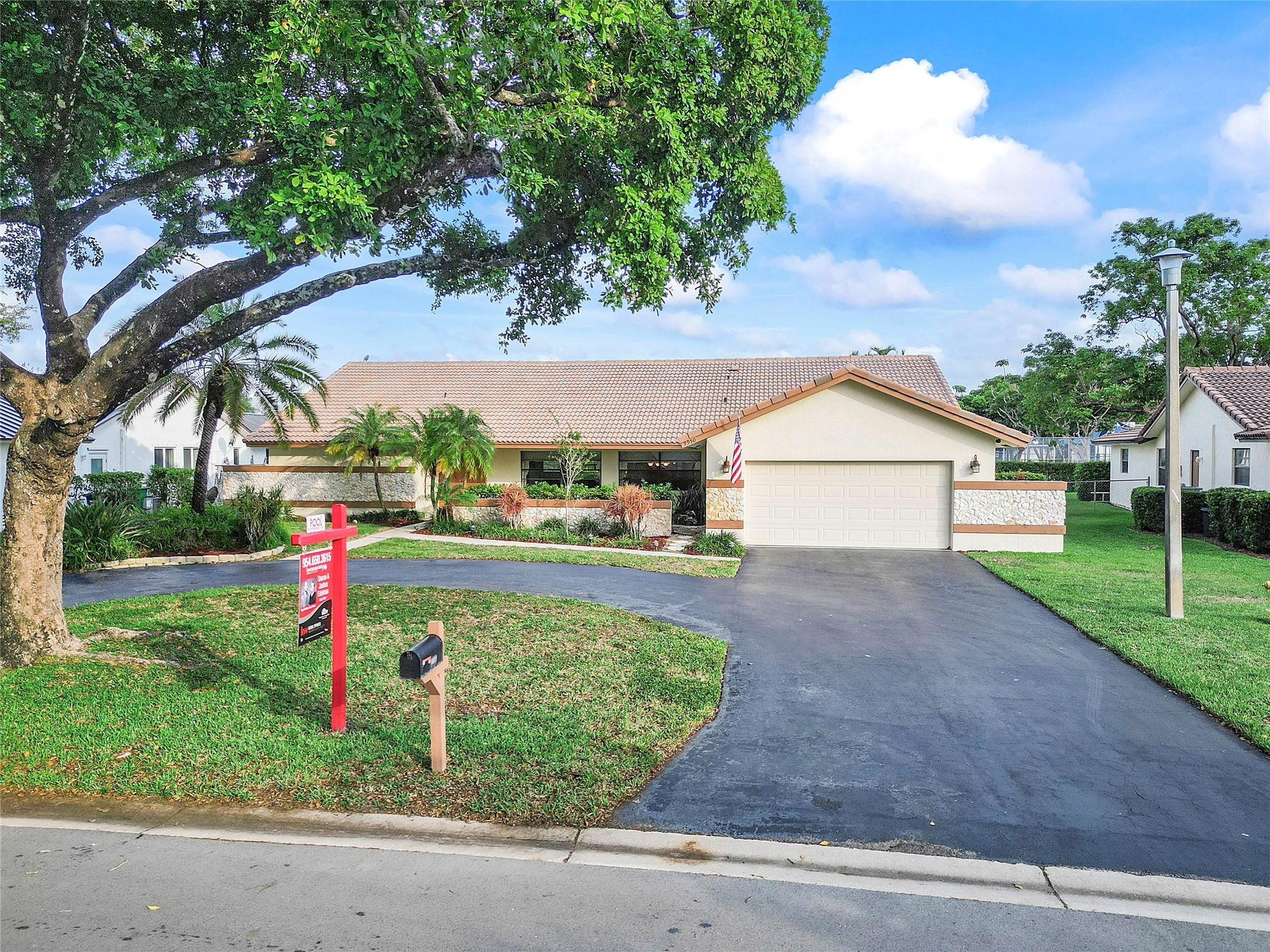 9950 NW 11th Manor