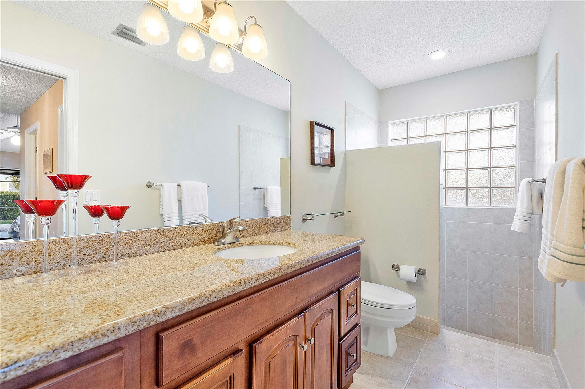 9950 NW 11th Manor
