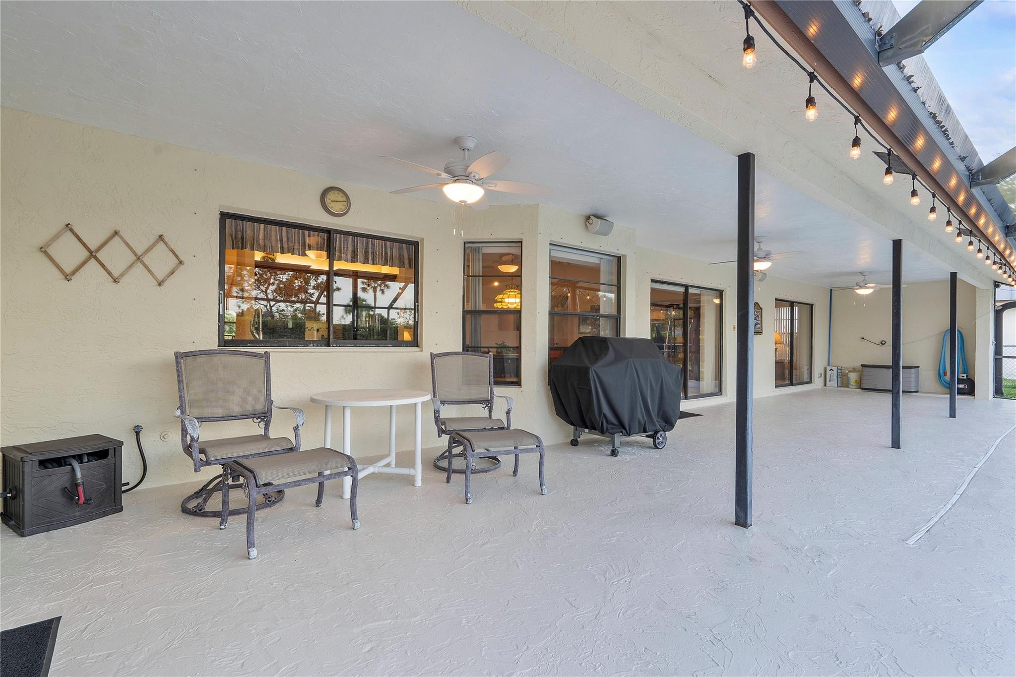 9950 NW 11th Manor