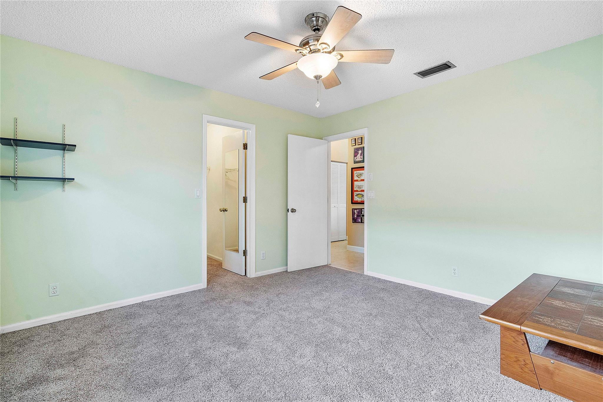 9950 NW 11th Manor