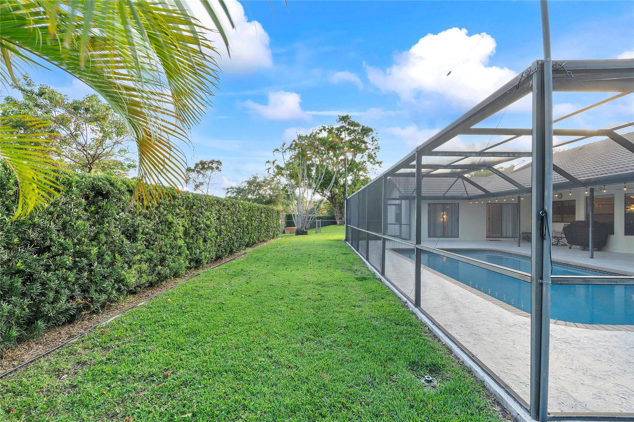 9950 NW 11th Manor