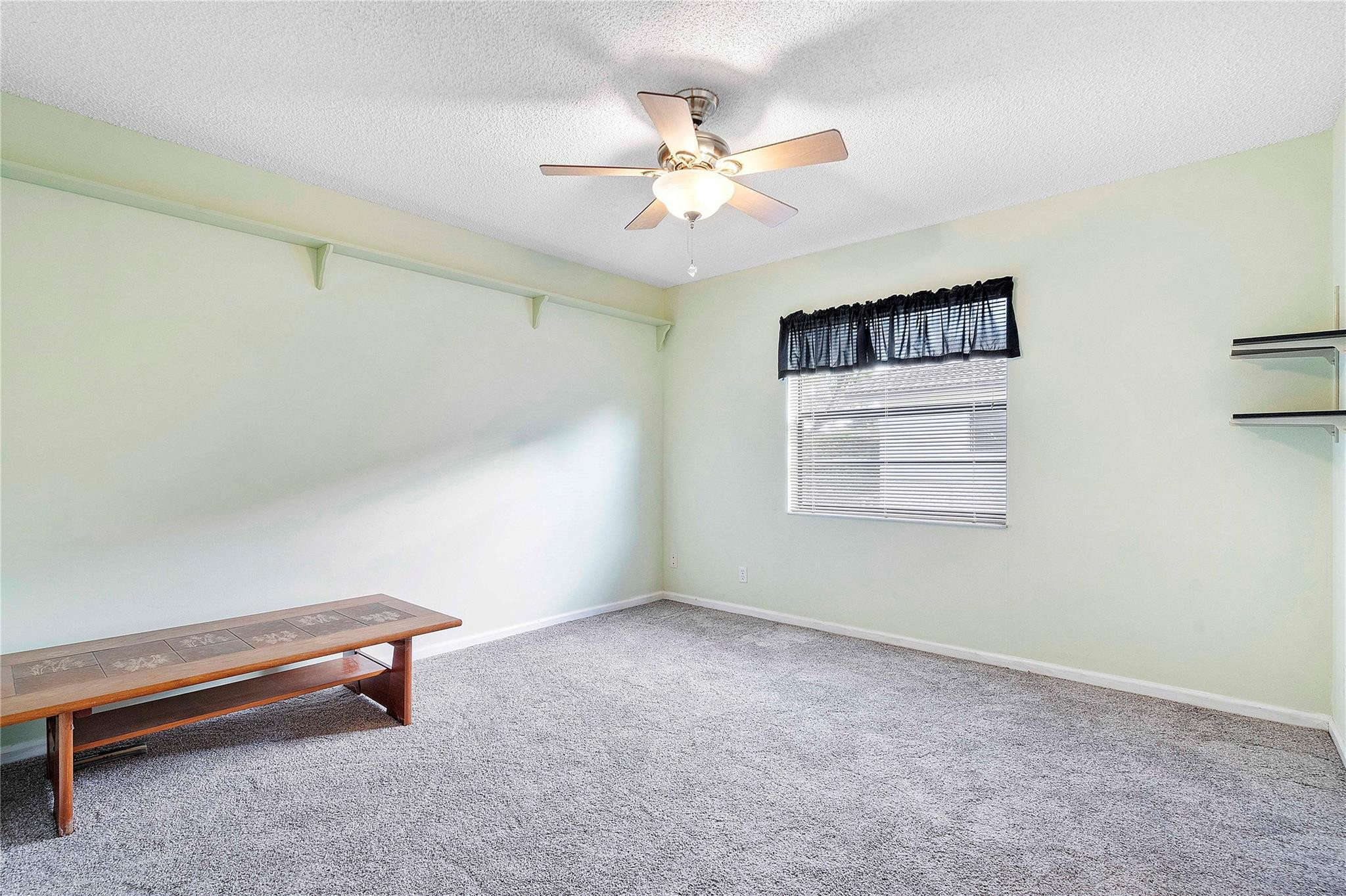 9950 NW 11th Manor