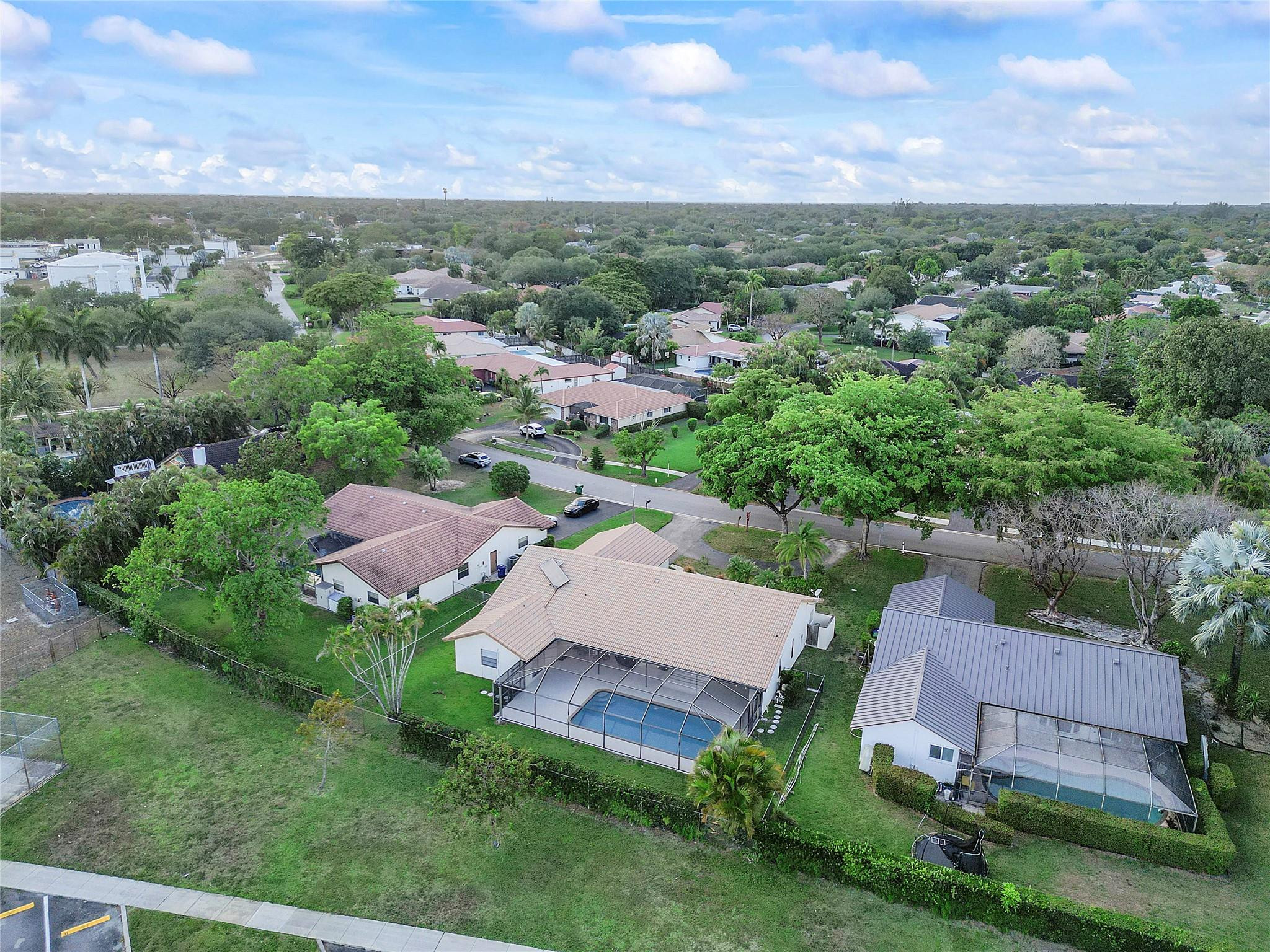 9950 NW 11th Manor