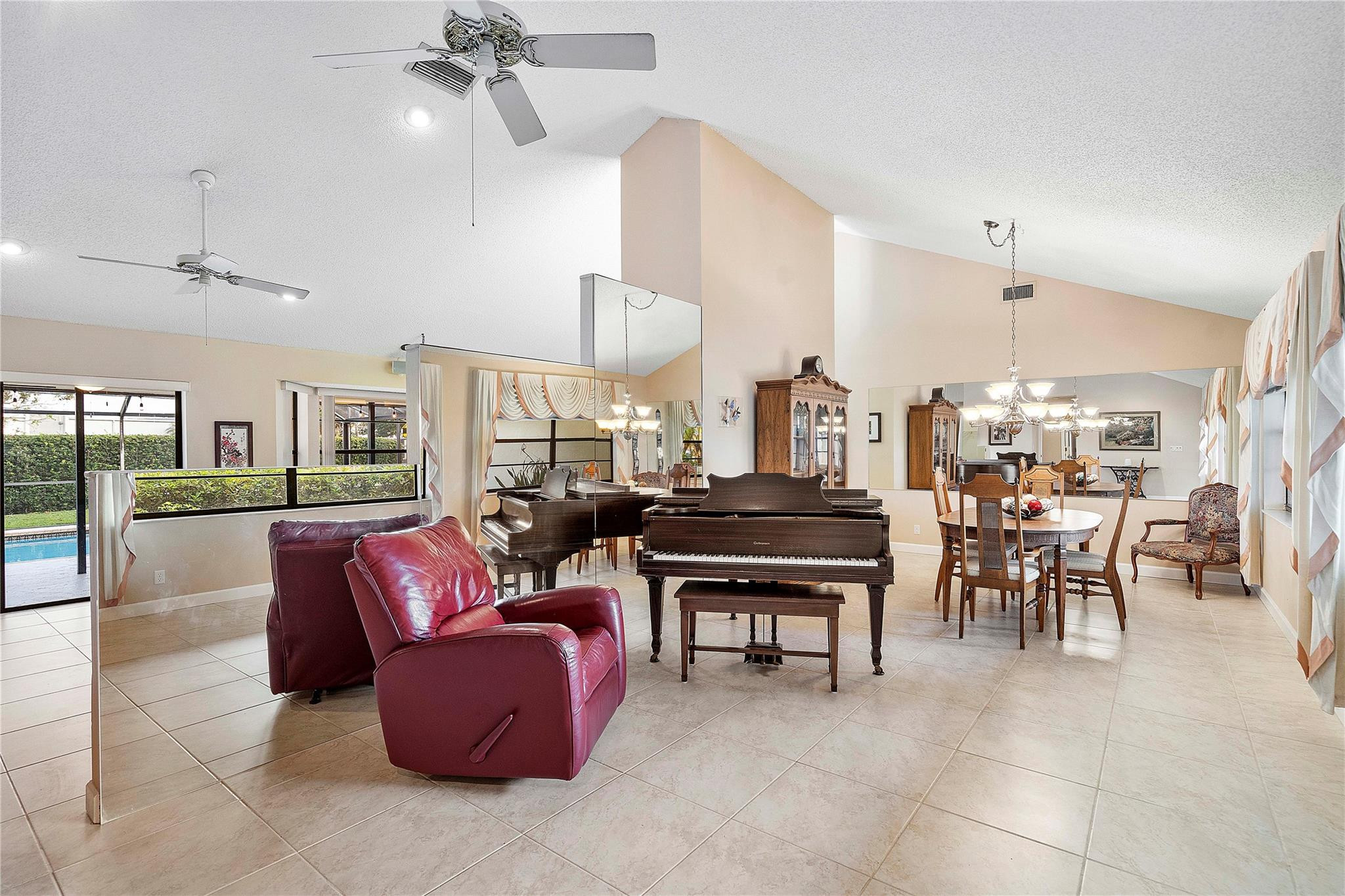9950 NW 11th Manor