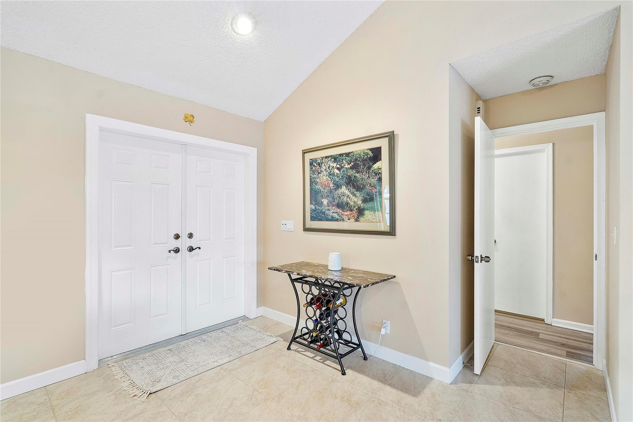 9950 NW 11th Manor