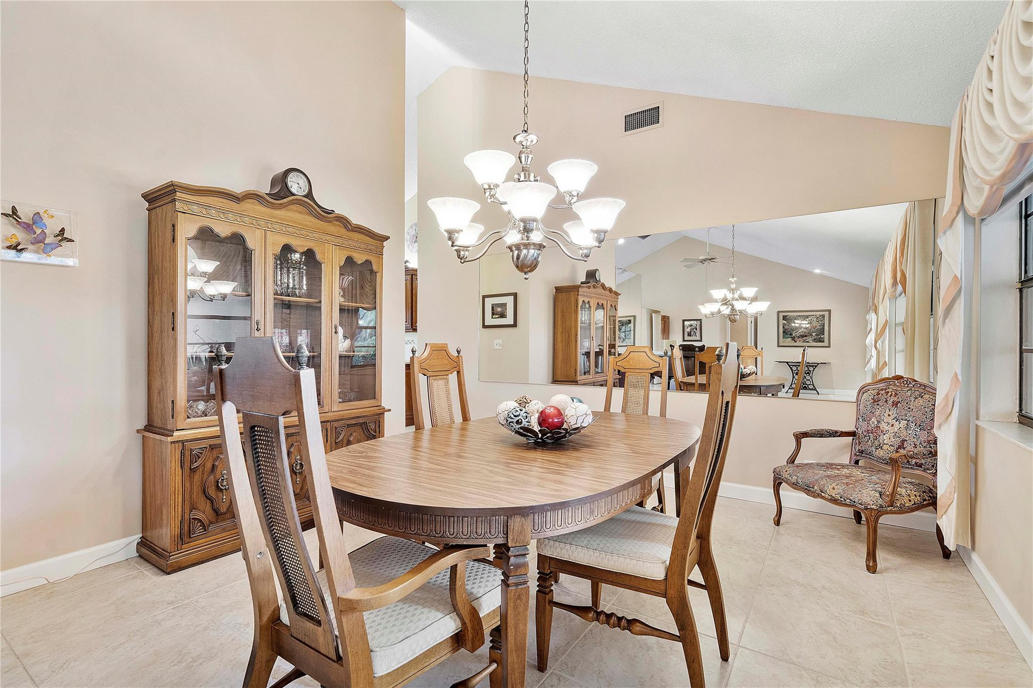 9950 NW 11th Manor