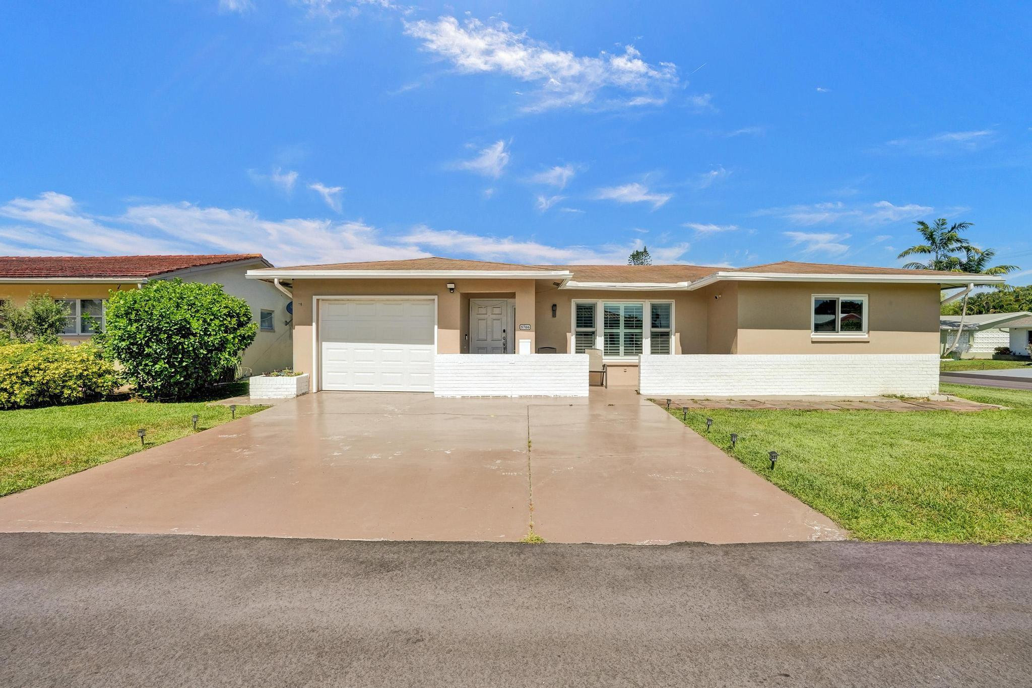 5706 NW 65th Way